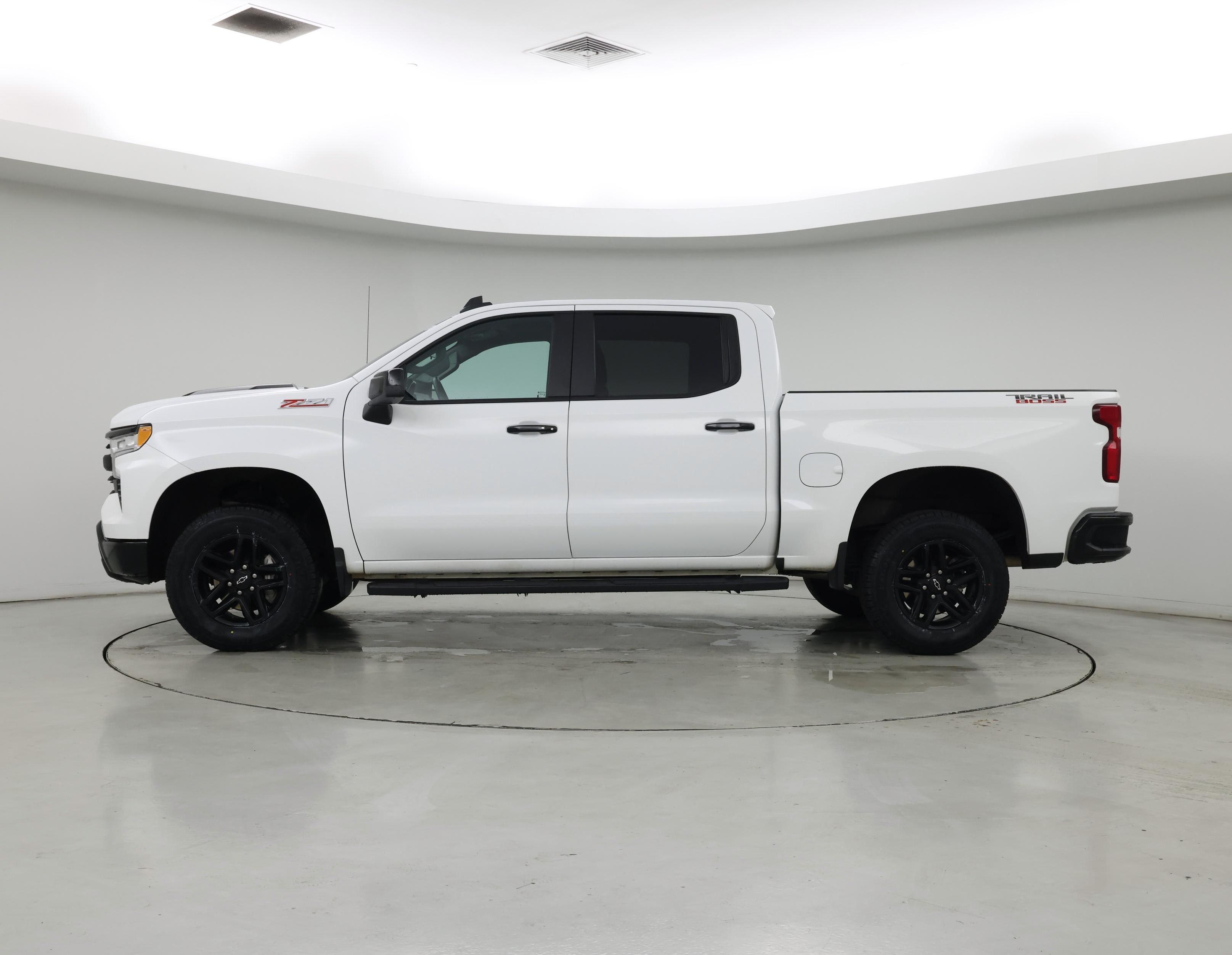 Thumbnail: 2023 Chevrolet Silverado 1500 - 3