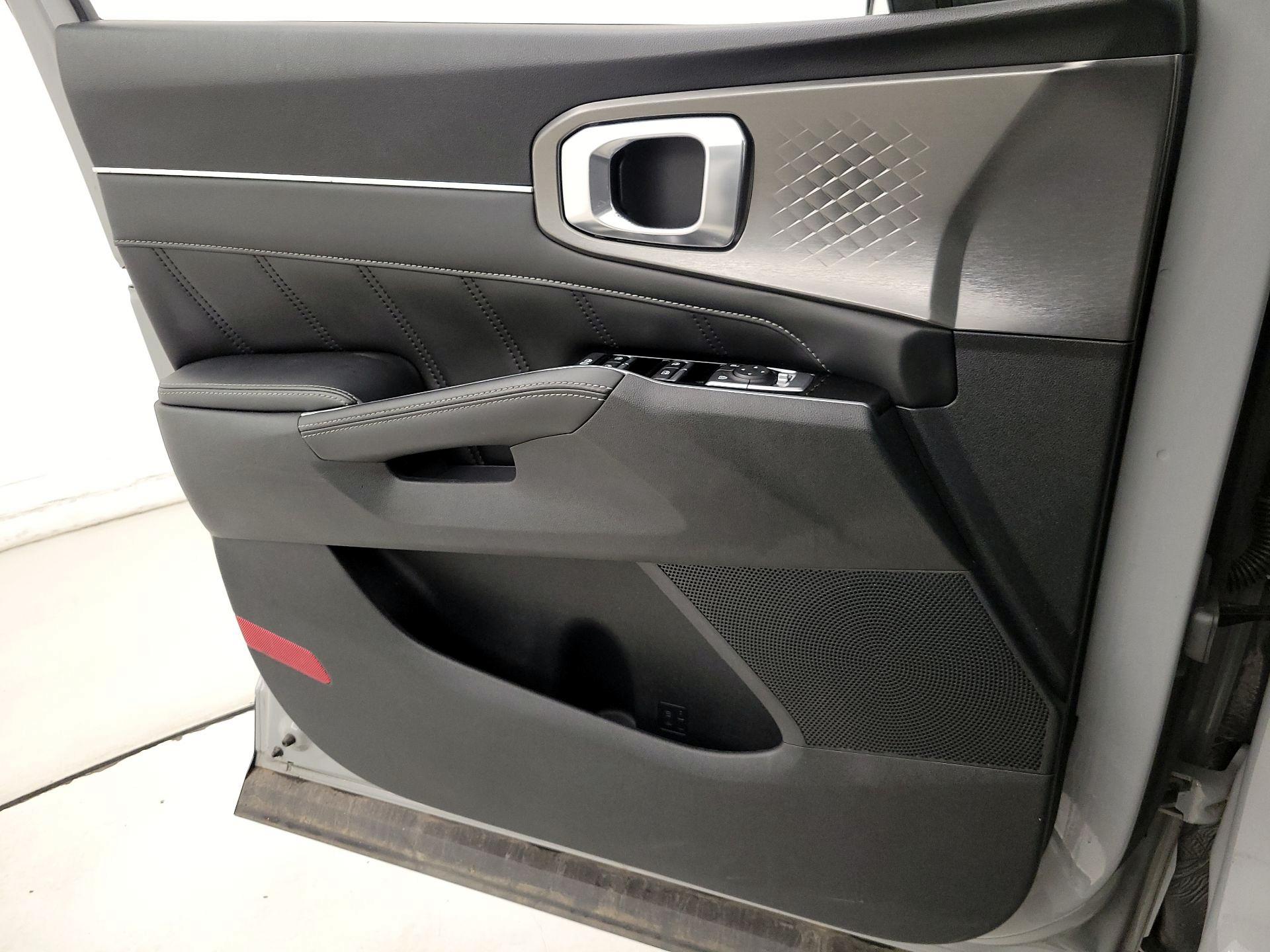 Thumbnail: 2022 Kia Sorento - 12