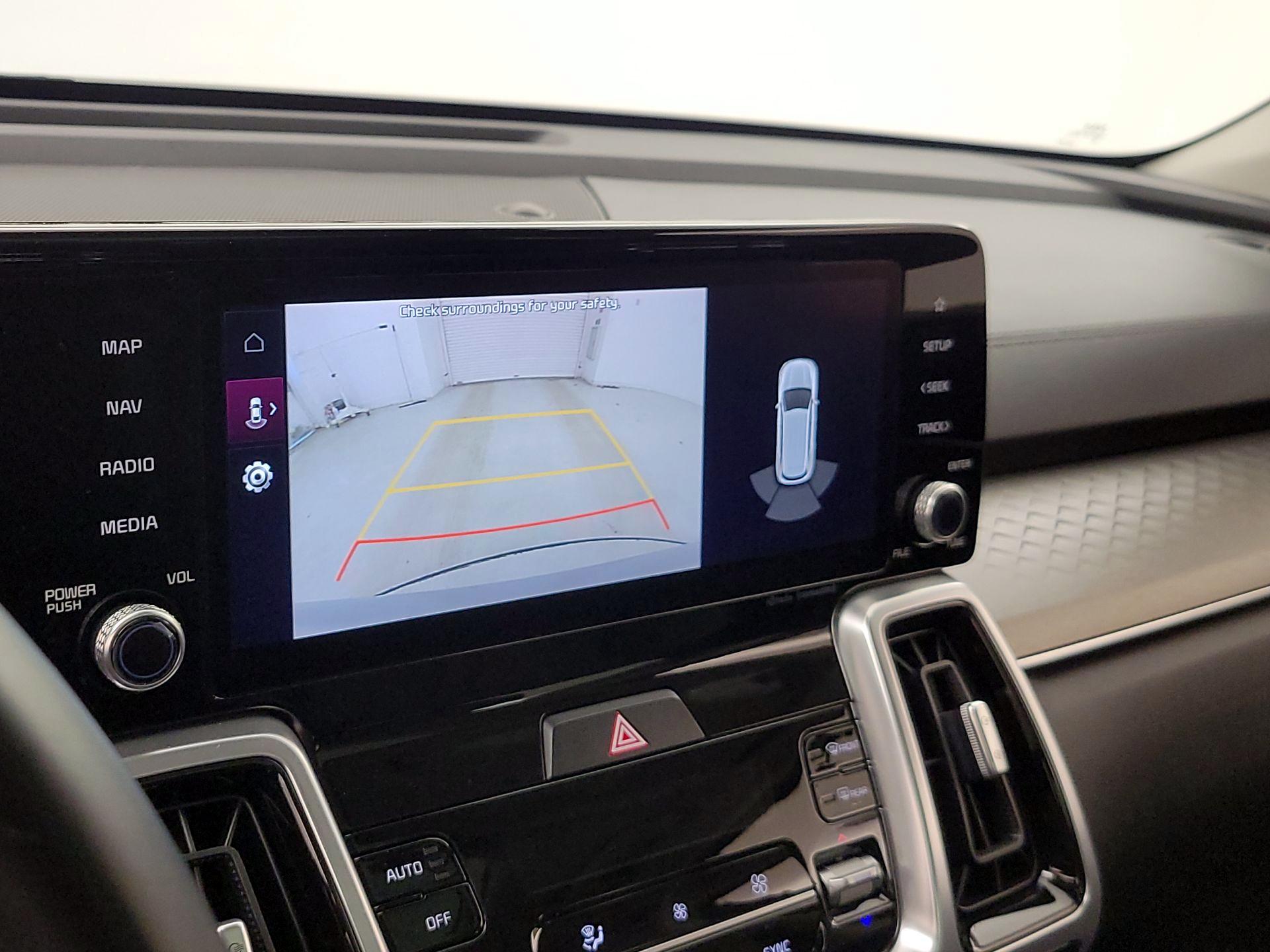 Thumbnail: 2022 Kia Sorento - 15