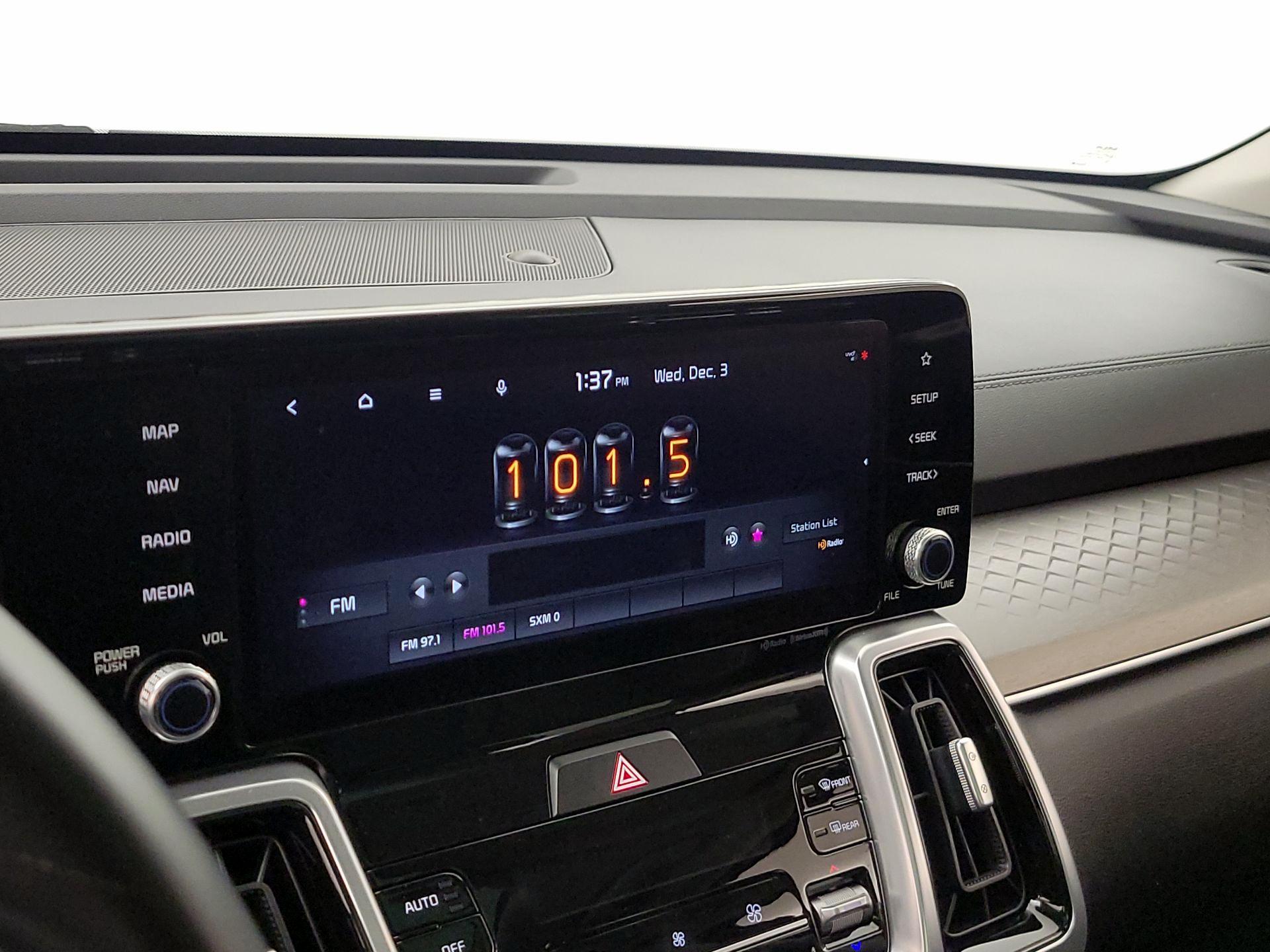 Thumbnail: 2022 Kia Sorento - 16