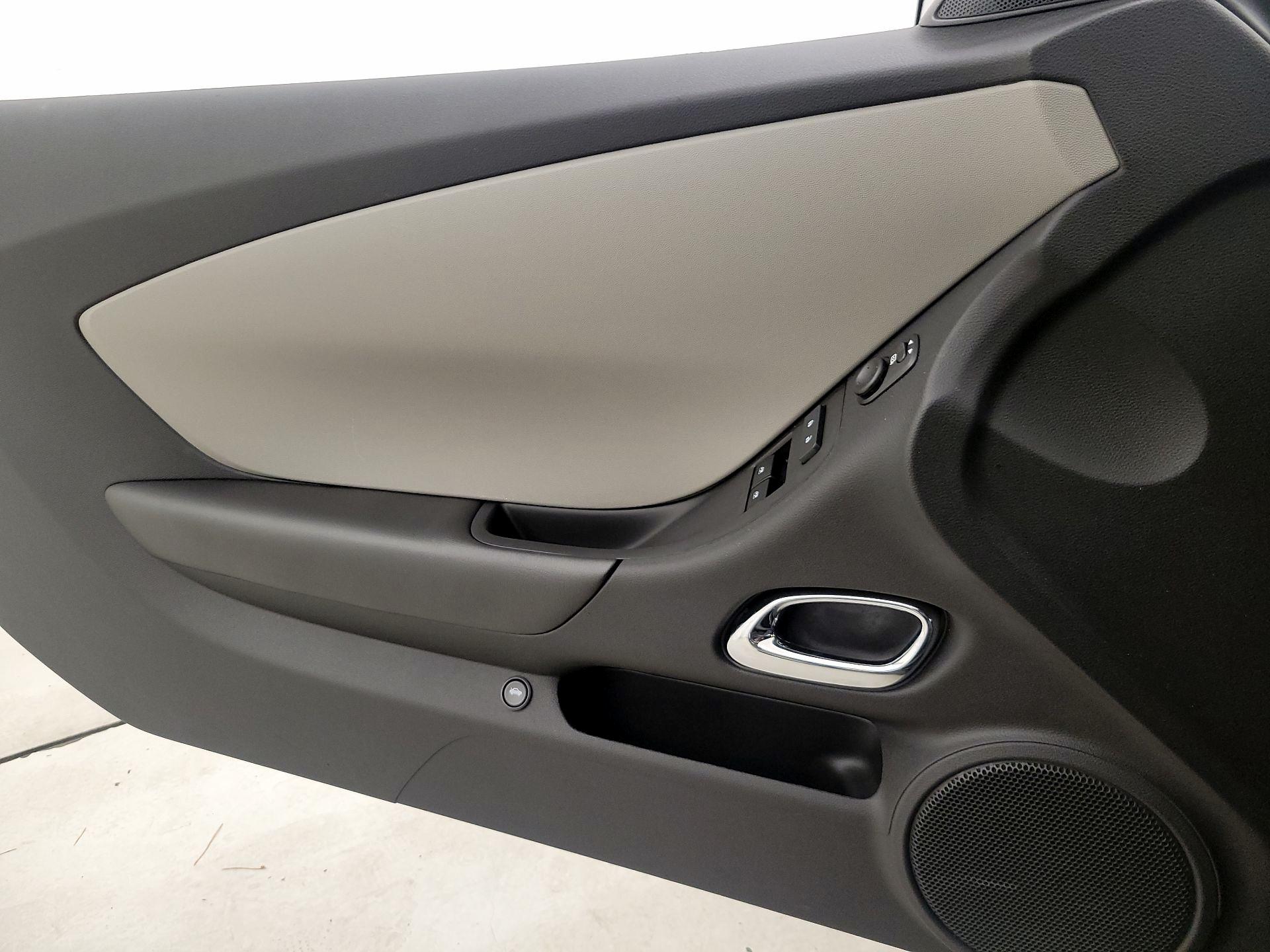 Thumbnail: 2015 Chevrolet Camaro - 12