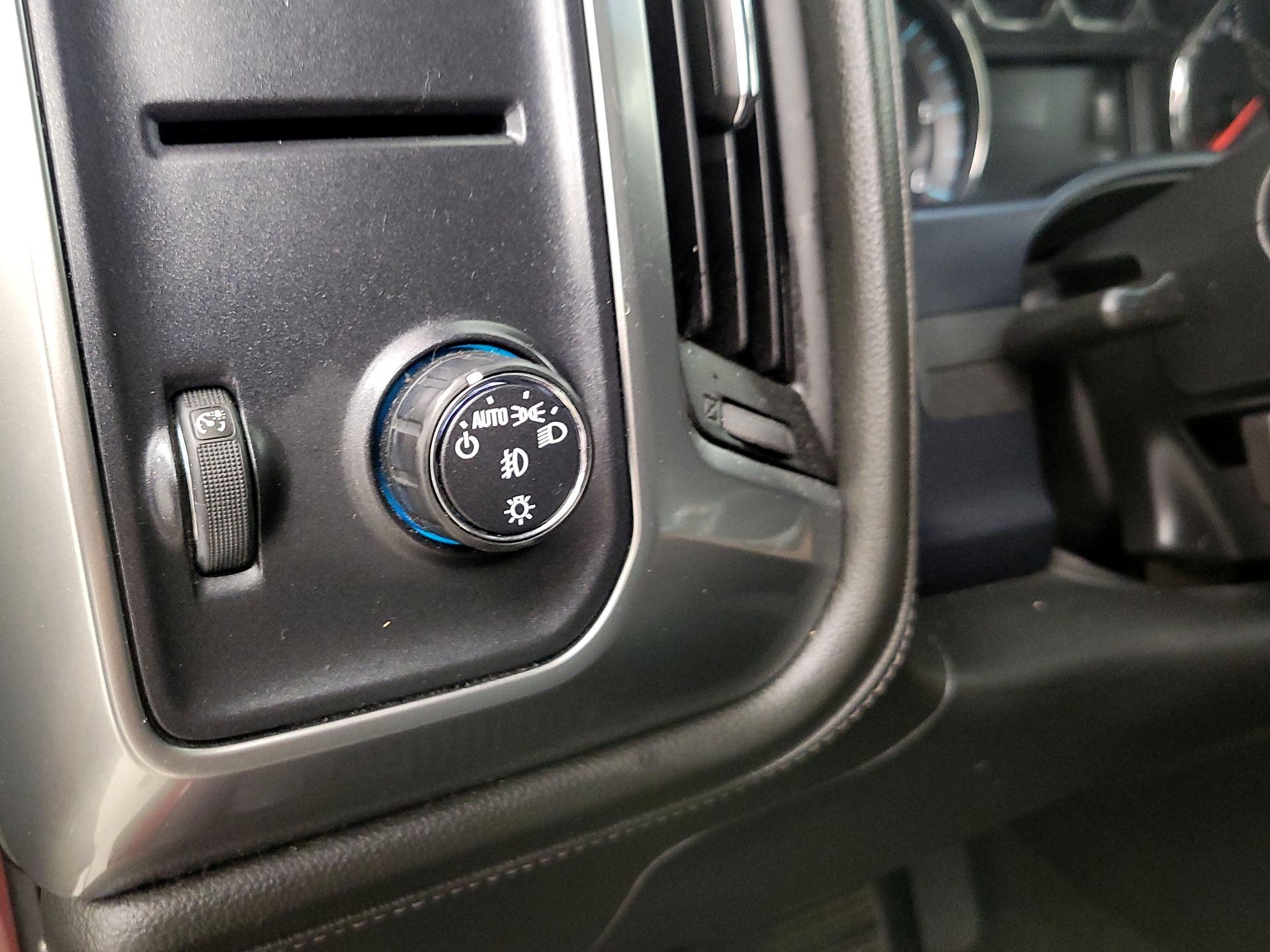 Thumbnail: 2016 Chevrolet Silverado 1500 - 13