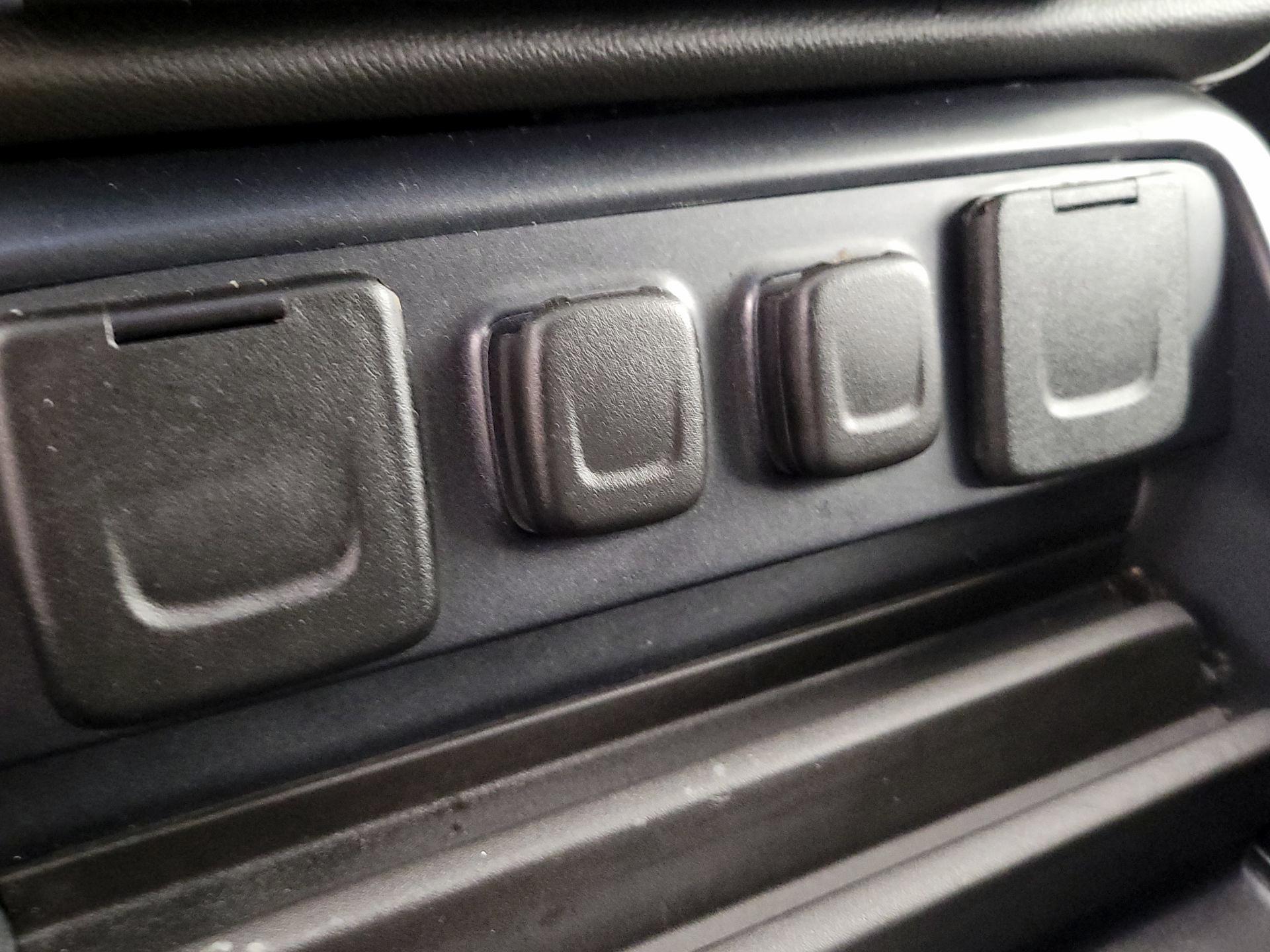 Thumbnail: 2016 Chevrolet Silverado 1500 - 19