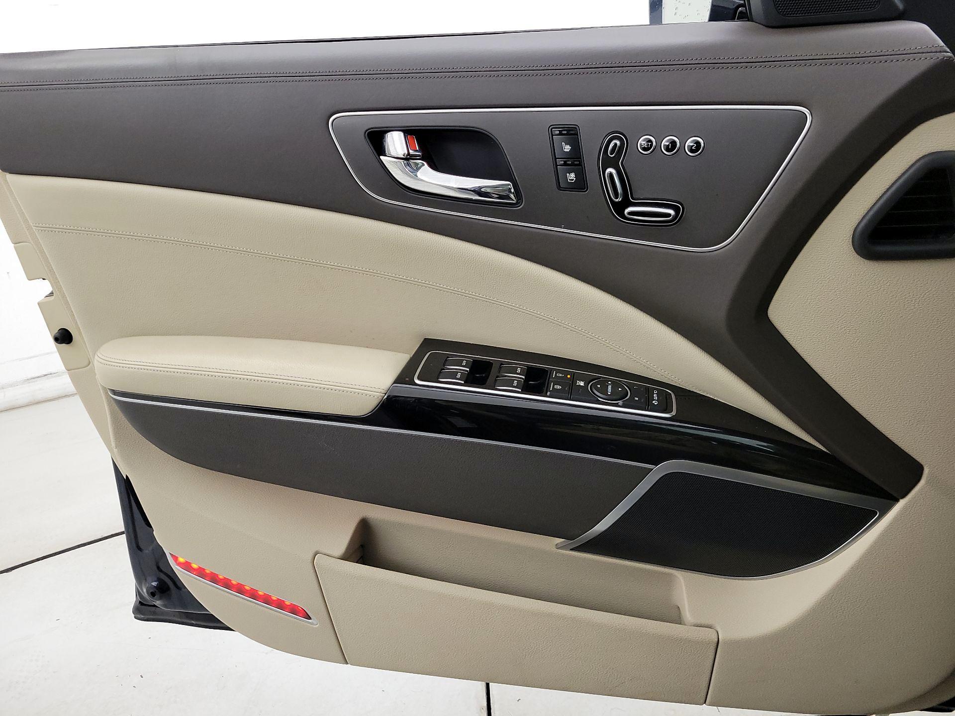 Thumbnail: 2015 Kia K900 - 12