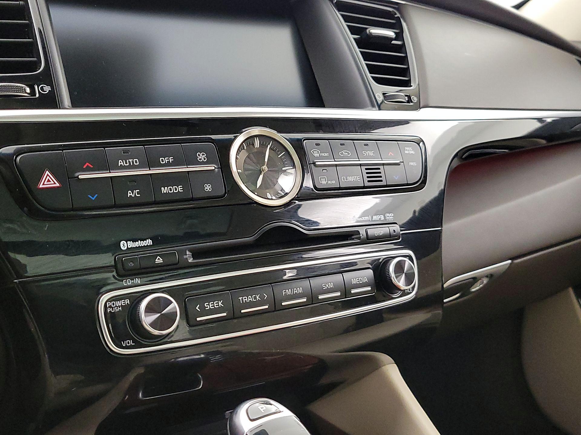 Thumbnail: 2015 Kia K900 - 17