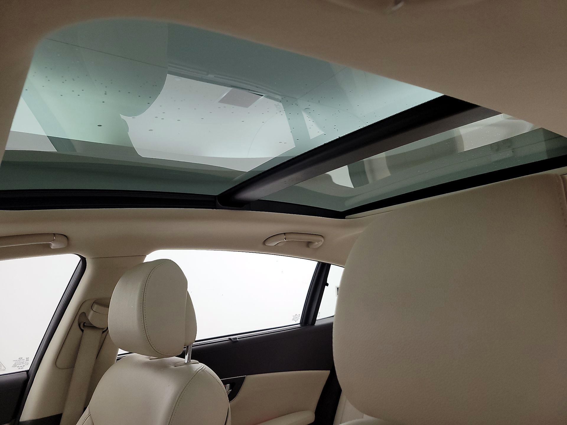 Thumbnail: 2015 Kia K900 - 20