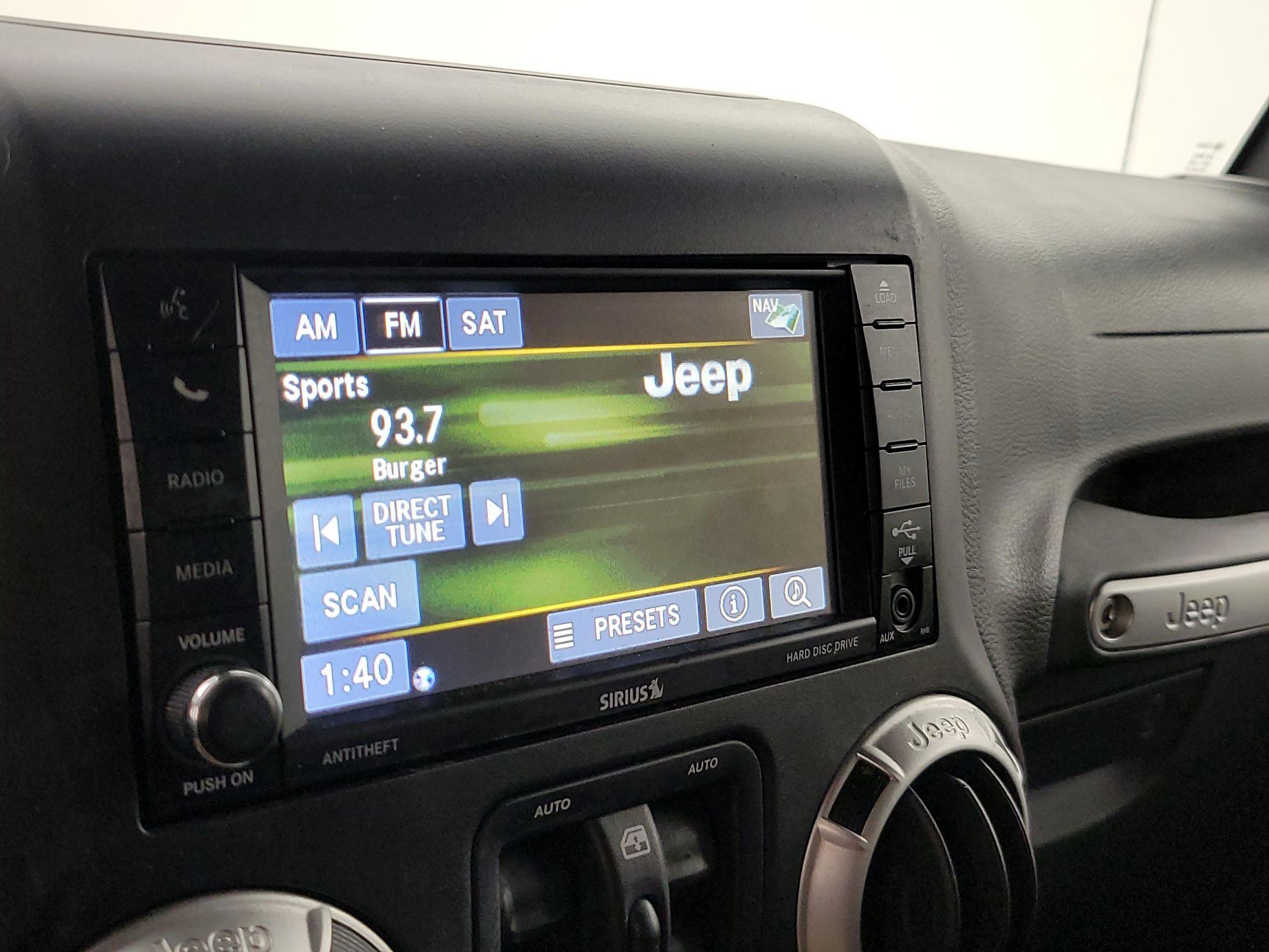 Thumbnail: 2016 Jeep Wrangler - 13