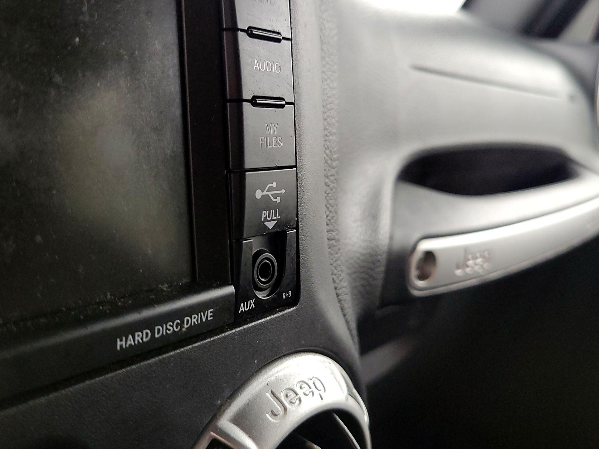 Thumbnail: 2016 Jeep Wrangler - 16