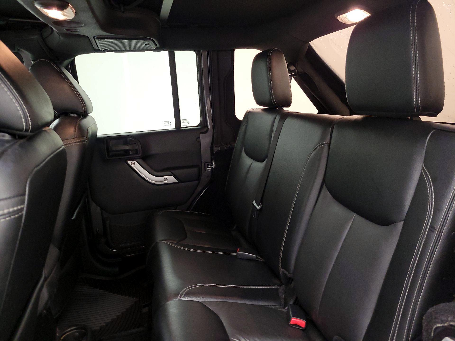 Thumbnail: 2016 Jeep Wrangler - 17