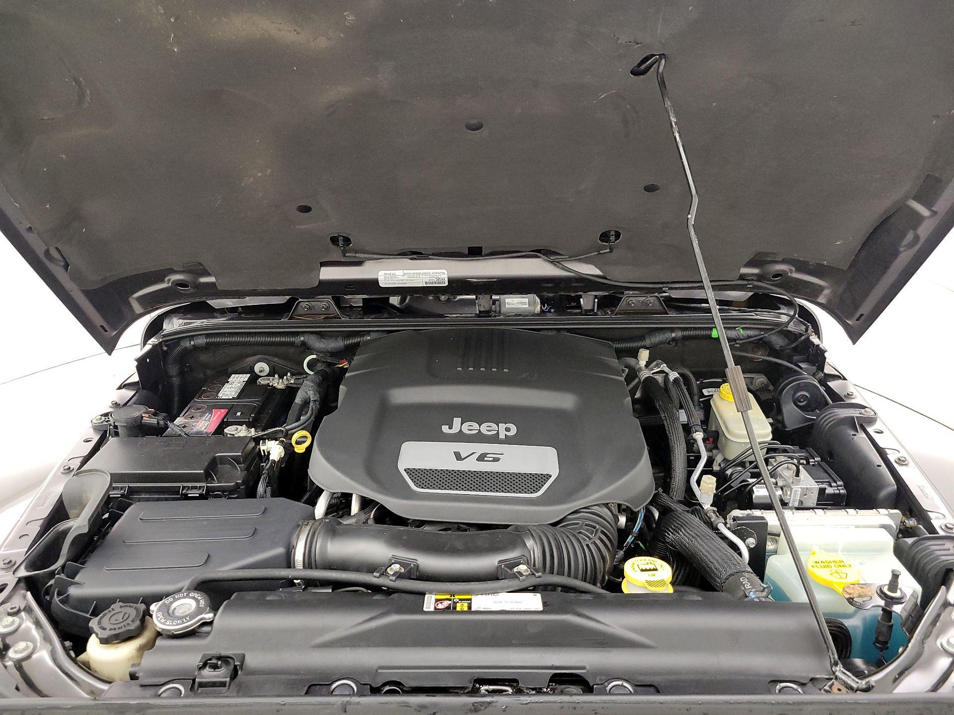 Thumbnail: 2016 Jeep Wrangler - 19