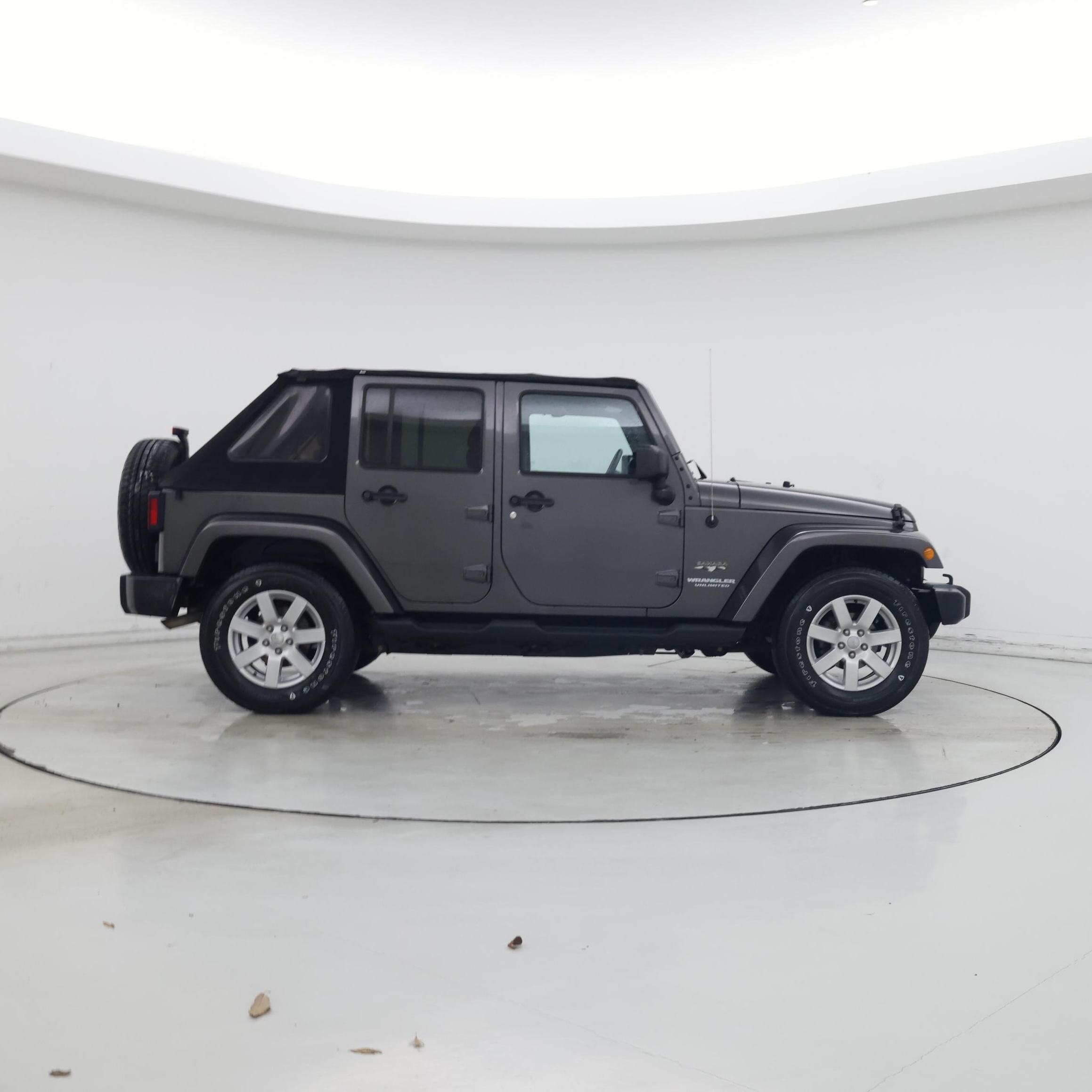 Thumbnail: 2016 Jeep Wrangler - 7