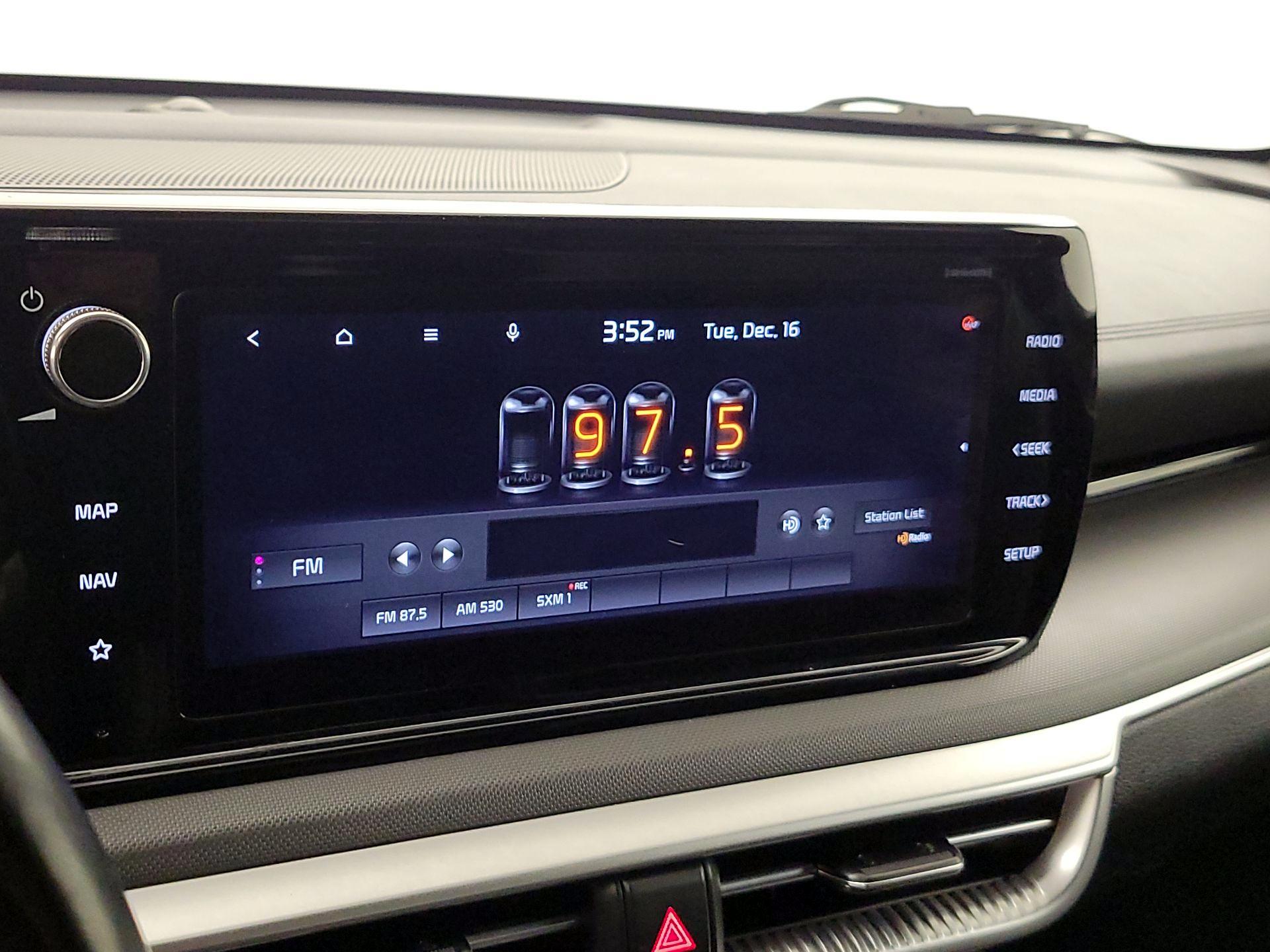 Thumbnail: 2022 Kia K5 - 16