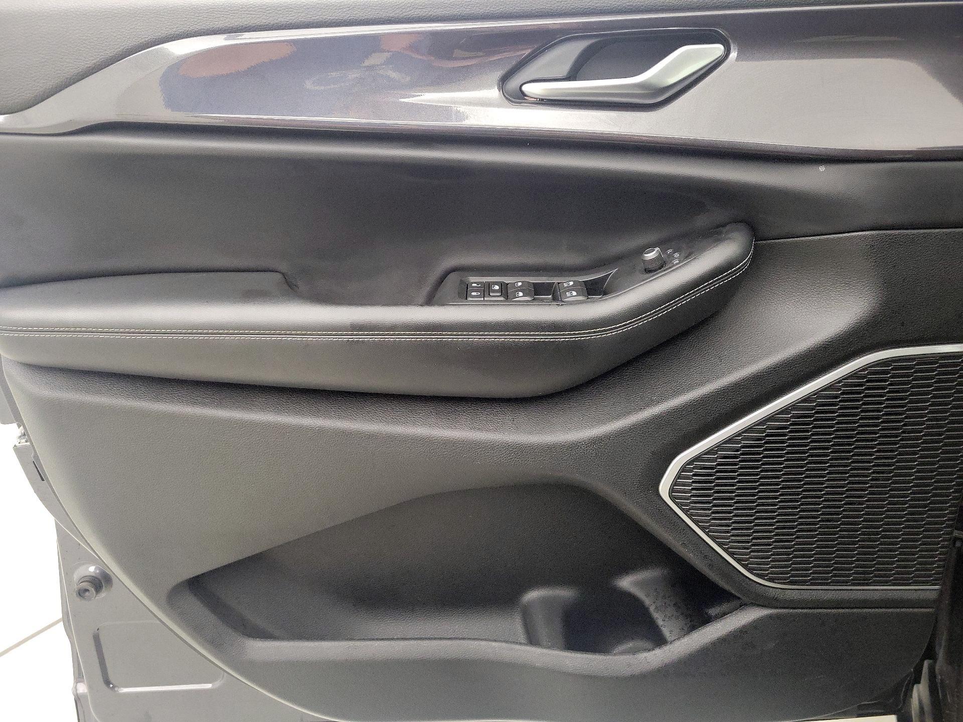 Thumbnail: 2022 Jeep Grand Cherokee - 12