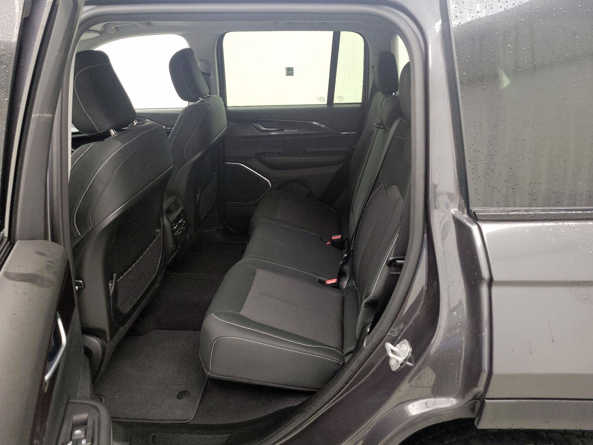 Thumbnail: 2022 Jeep Grand Cherokee - 19