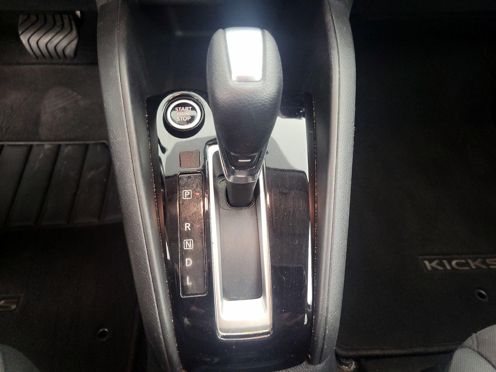 Thumbnail: 2021 Nissan Kicks - 17