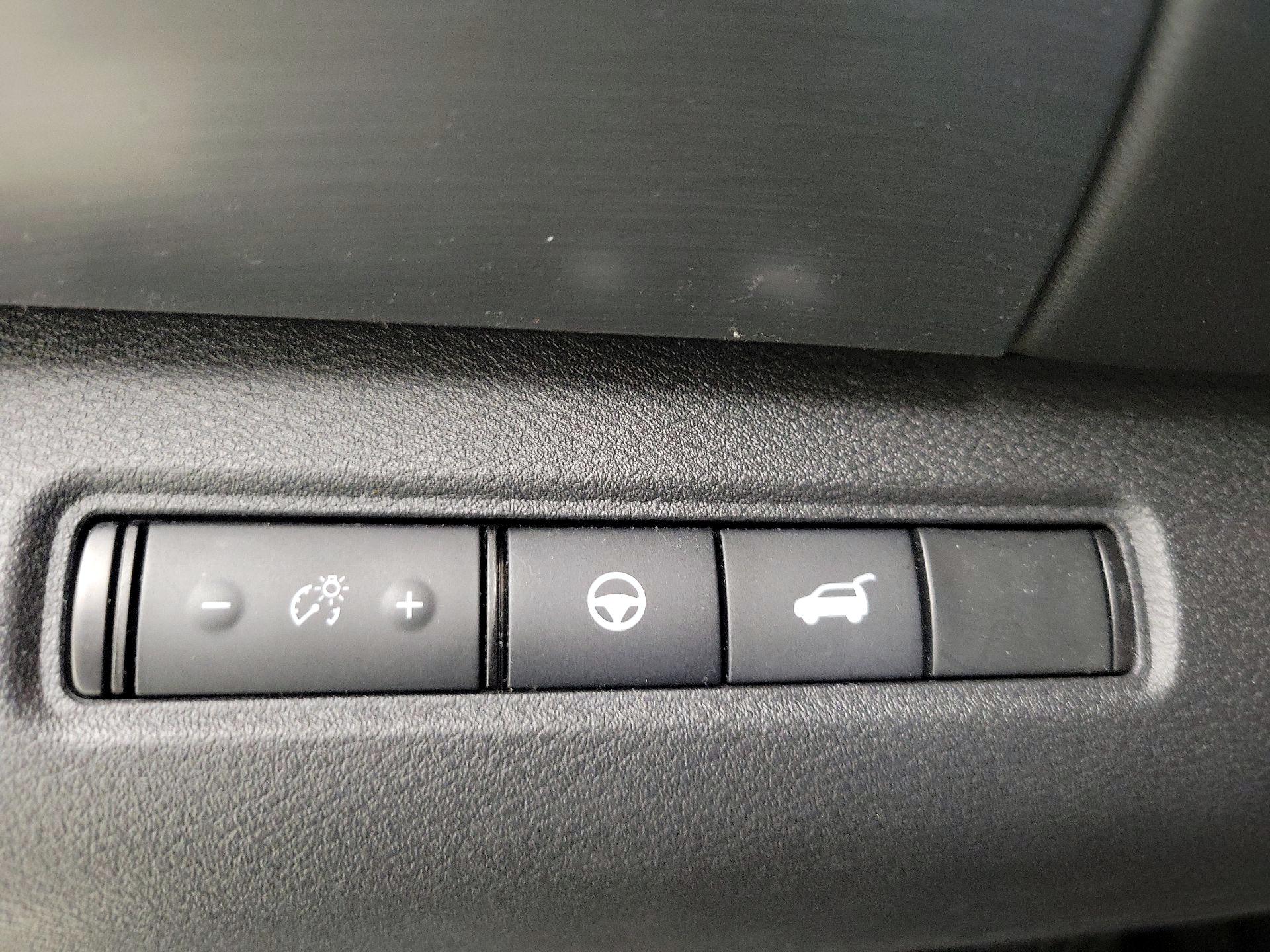 Thumbnail: 2022 Nissan Pathfinder - 13