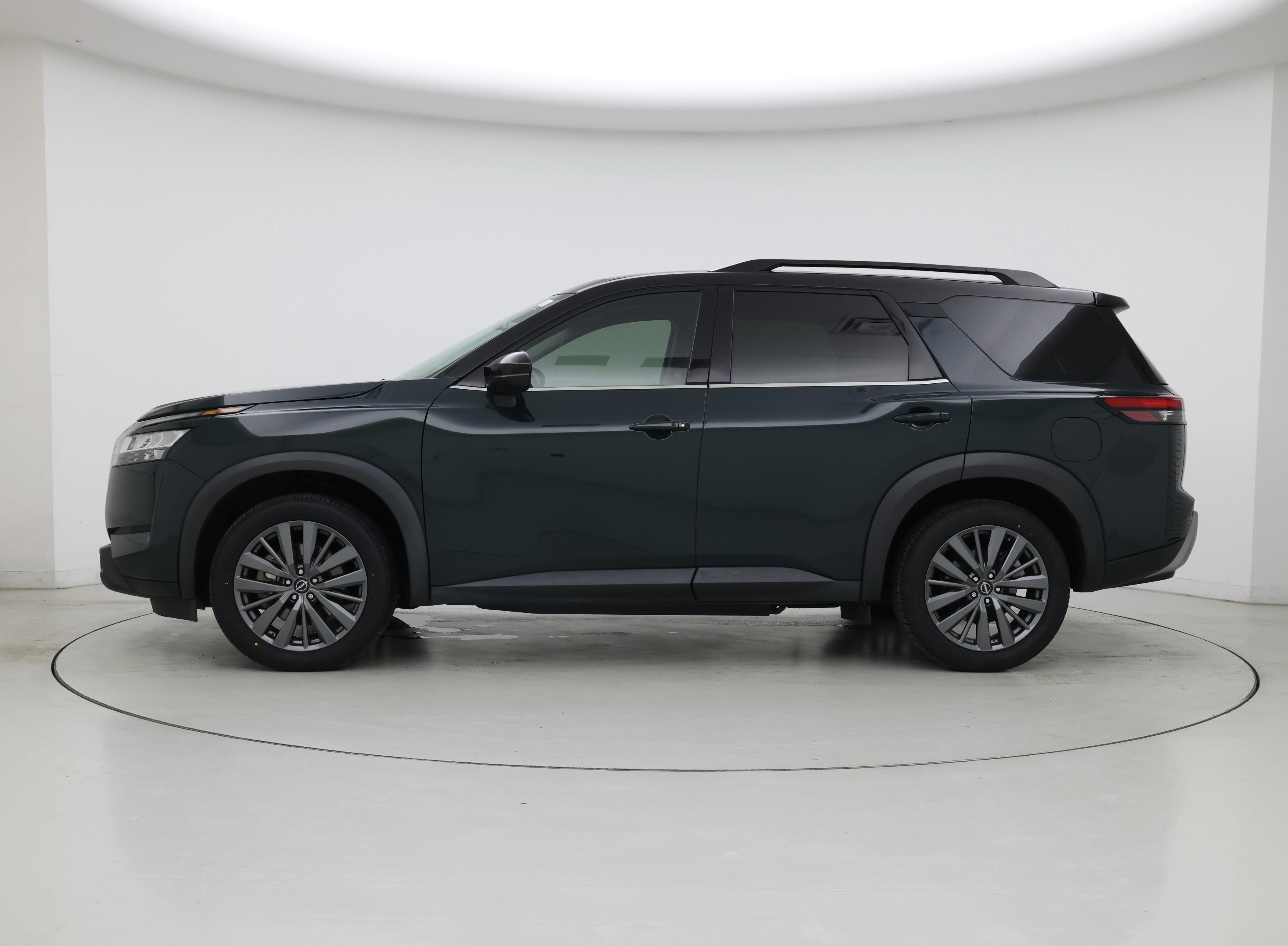 Thumbnail: 2022 Nissan Pathfinder - 3