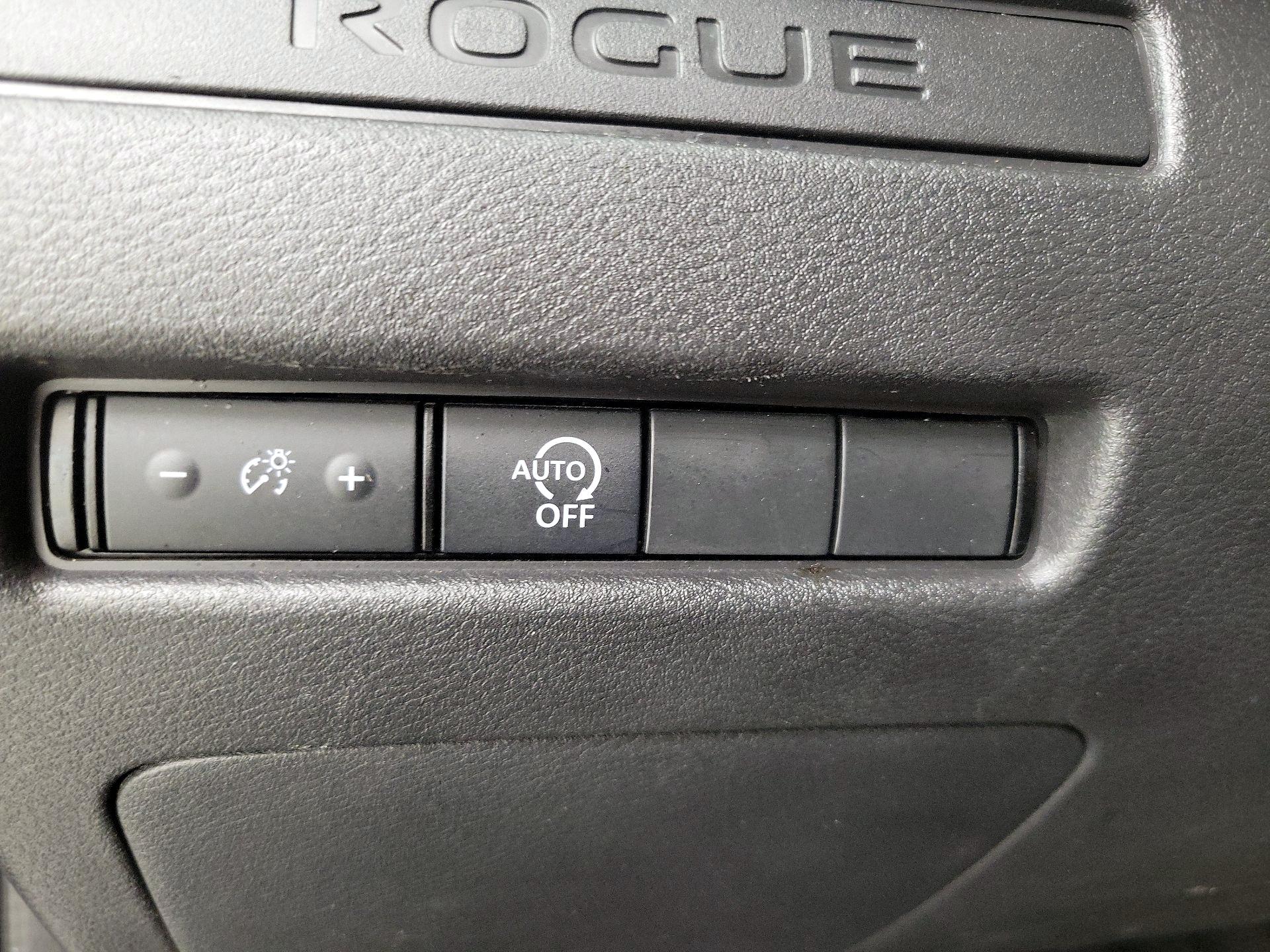 Thumbnail: 2023 Nissan Rogue - 13