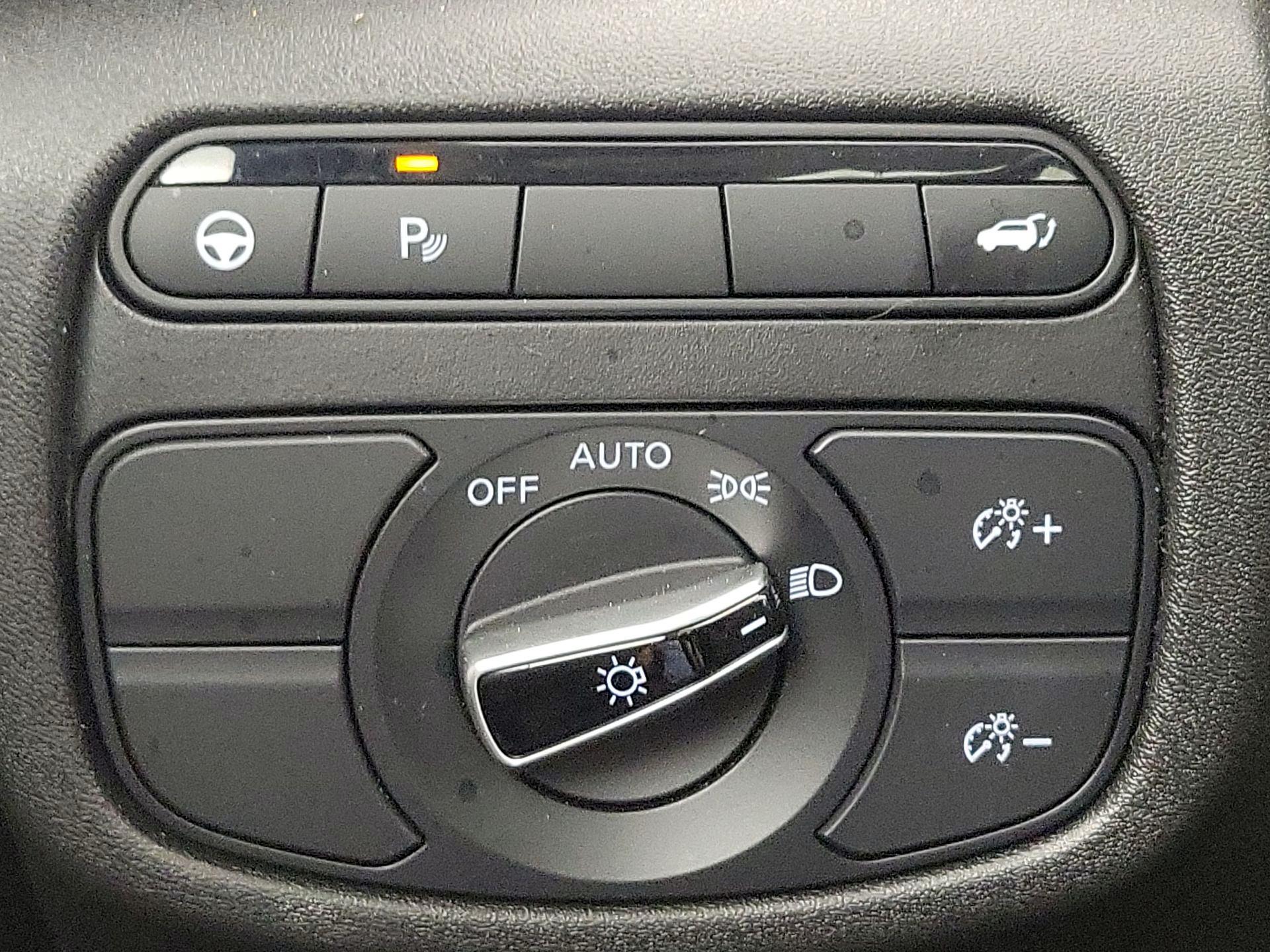 Thumbnail: 2023 INFINITI QX50 - 13