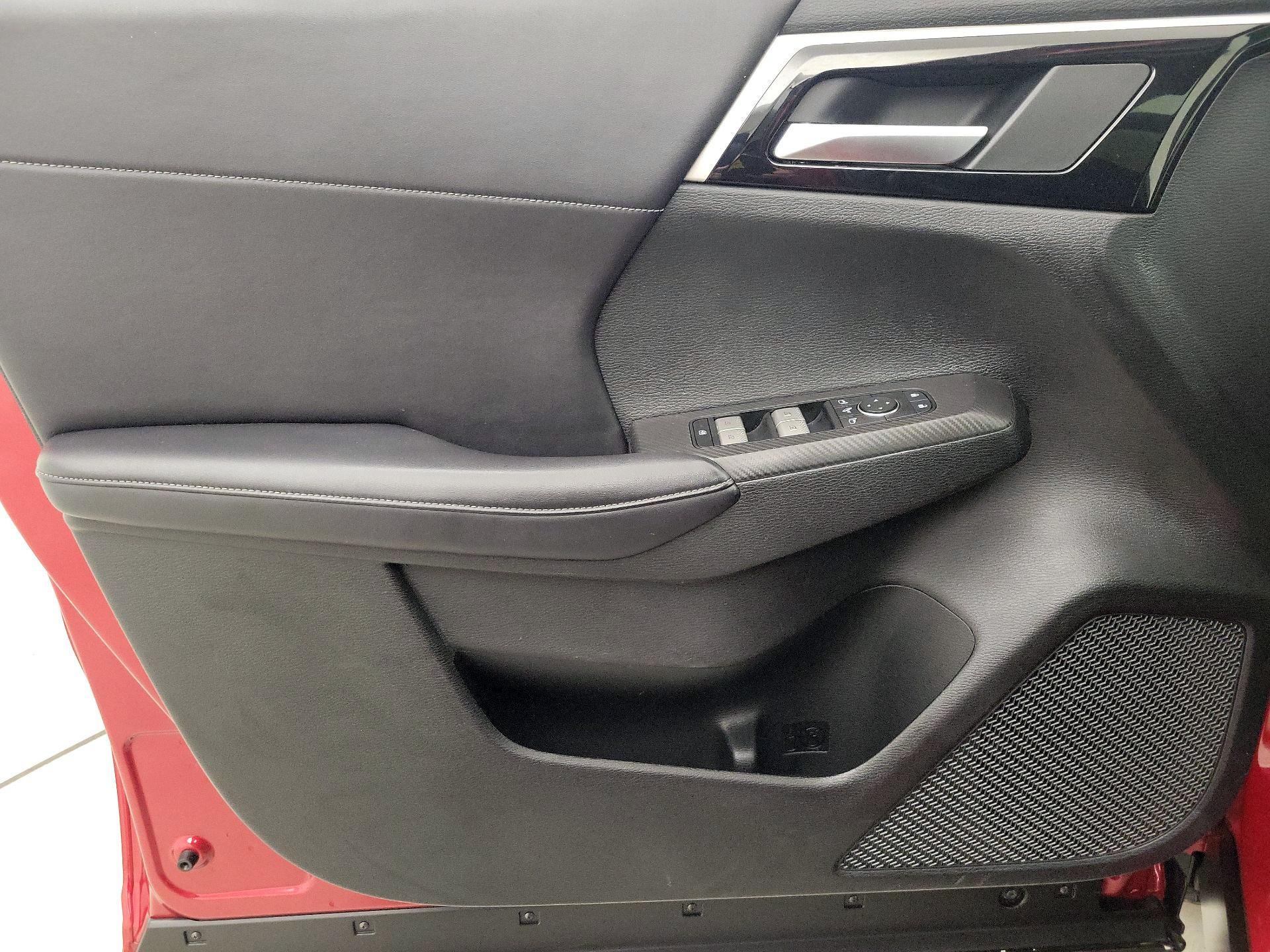 Thumbnail: 2024 Mitsubishi Outlander - 12