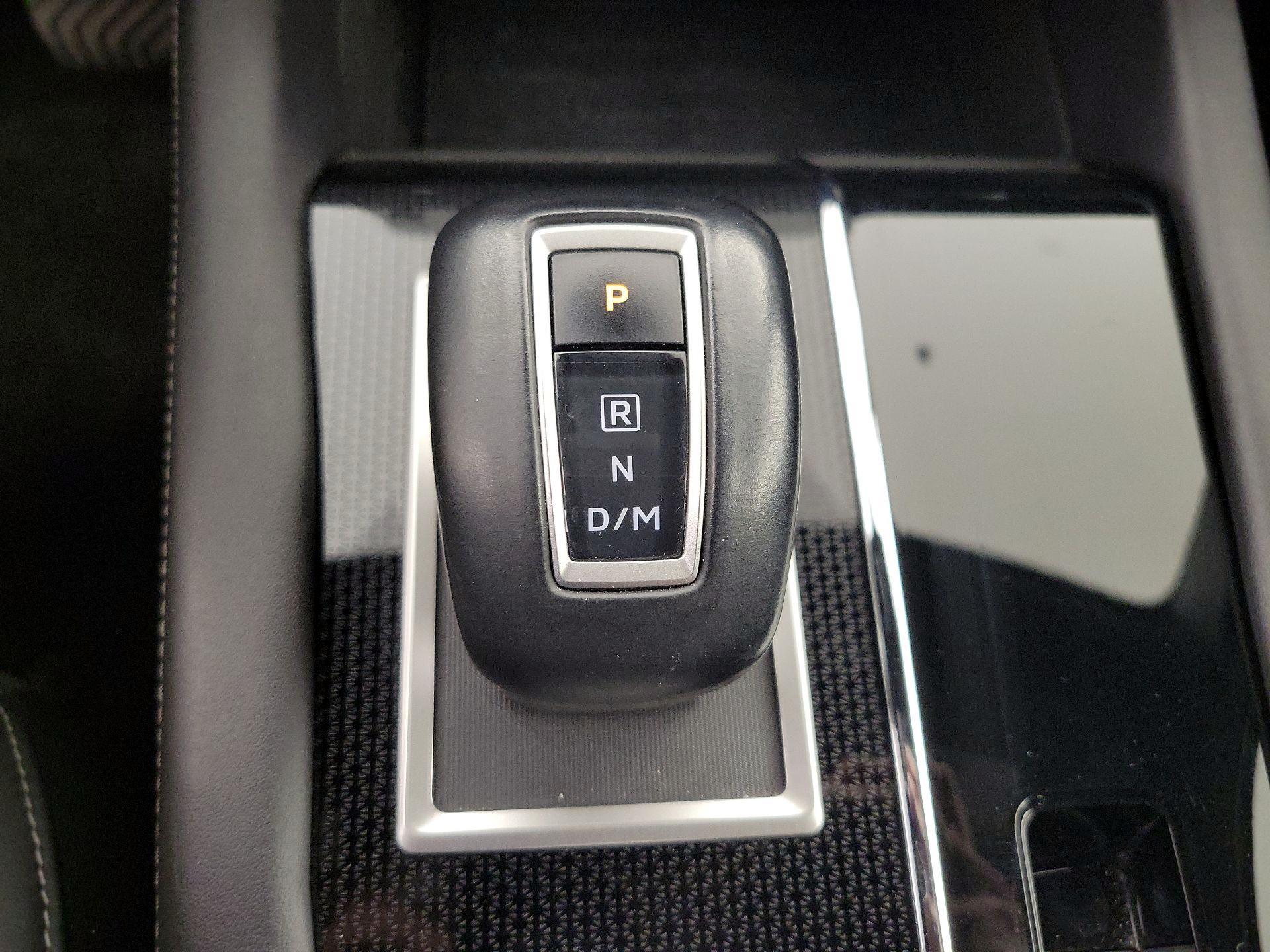 Thumbnail: 2024 Mitsubishi Outlander - 18