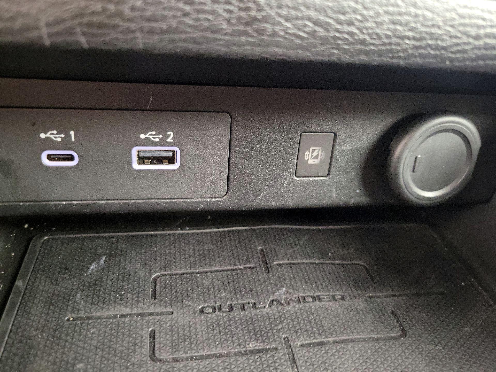 Thumbnail: 2024 Mitsubishi Outlander - 19