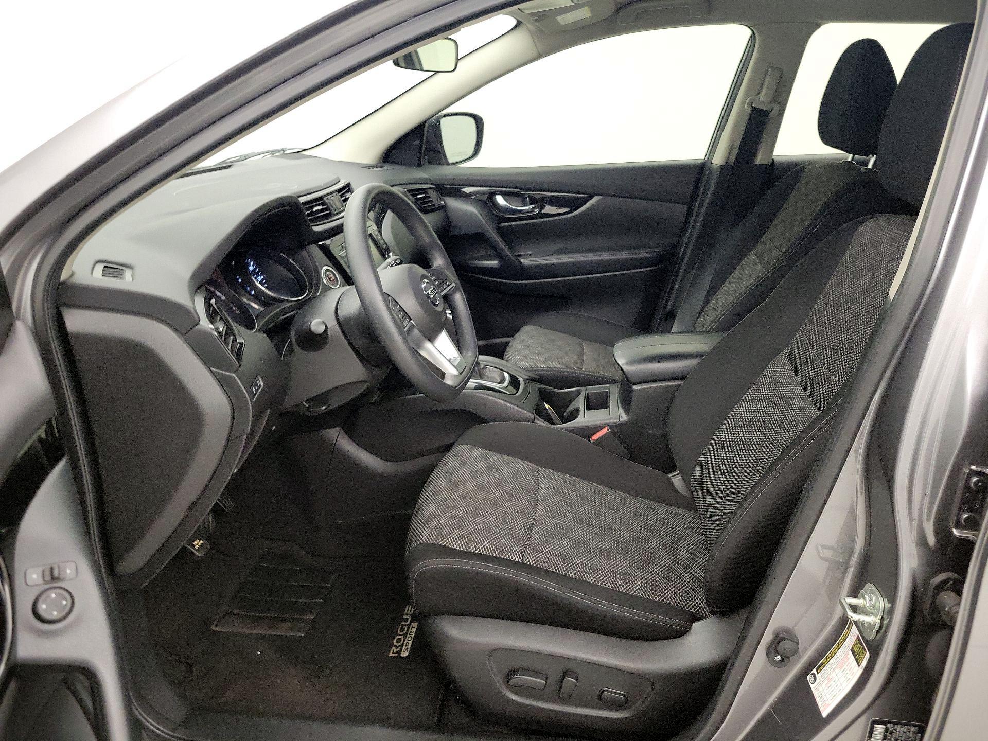 Thumbnail: 2020 Nissan Rogue Sport - 11