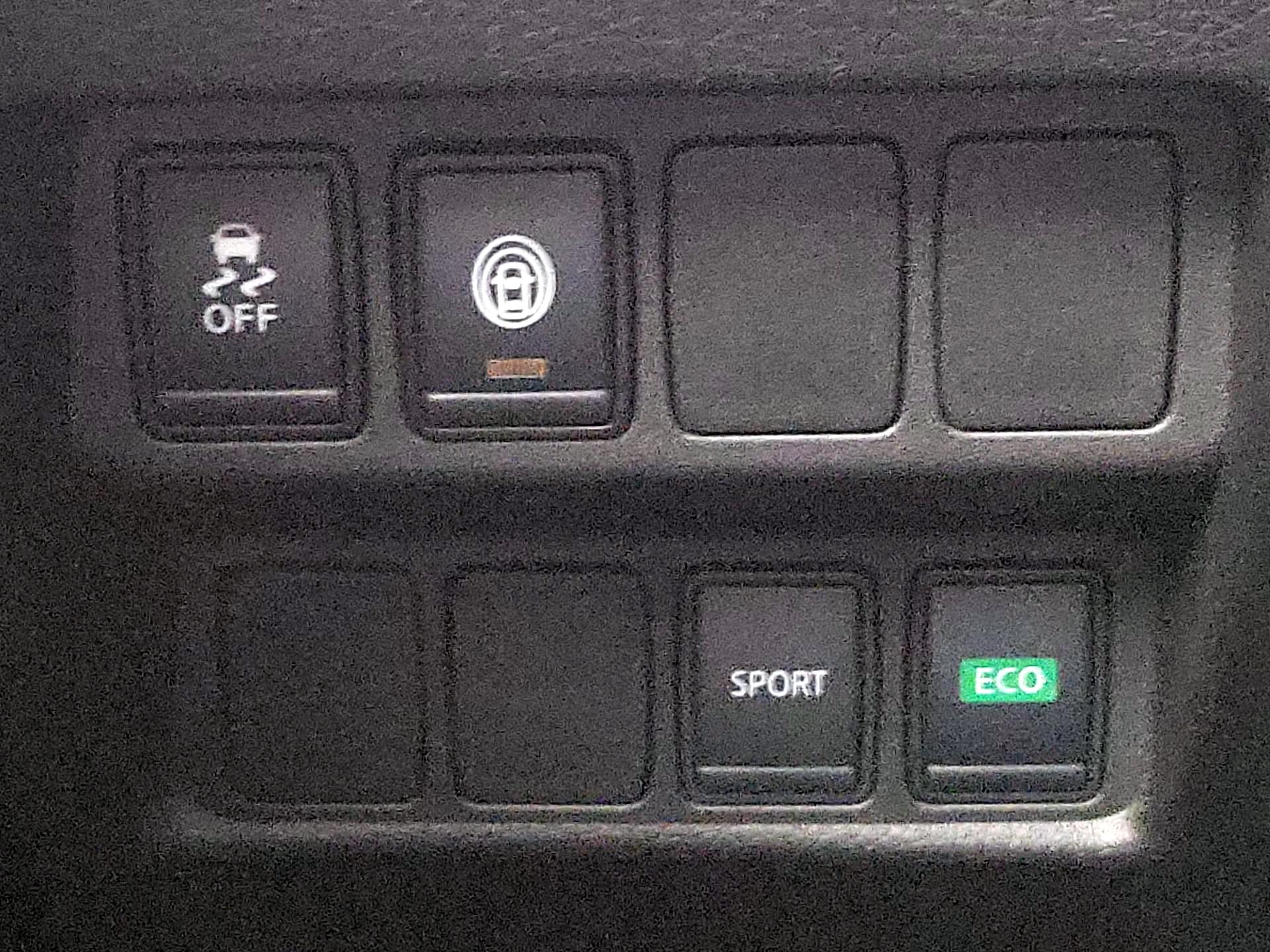 Thumbnail: 2020 Nissan Rogue Sport - 13