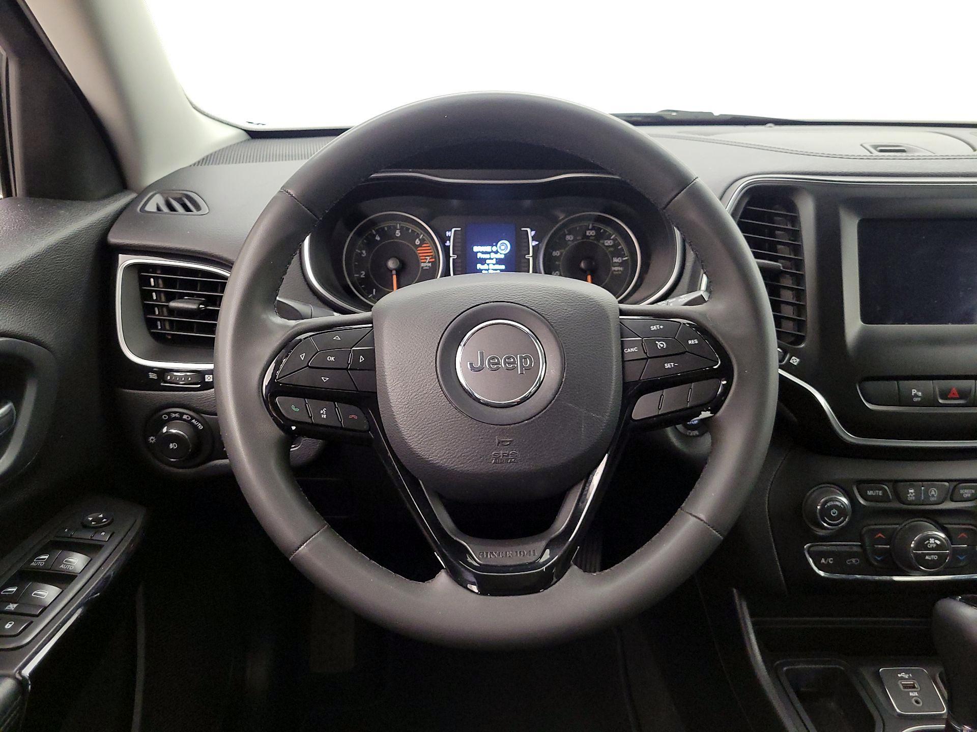 Thumbnail: 2020 Jeep Cherokee - 10