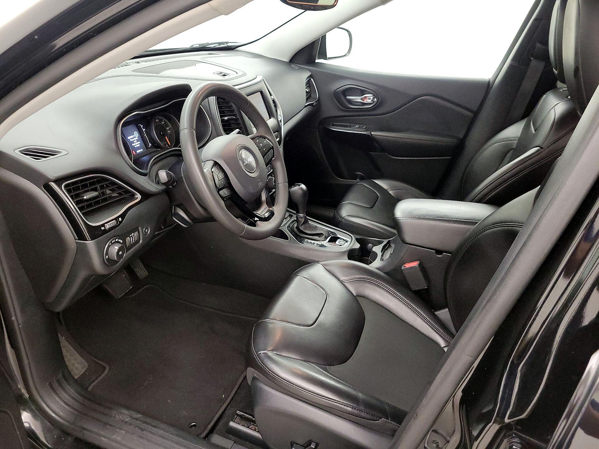 Thumbnail: 2020 Jeep Cherokee - 11