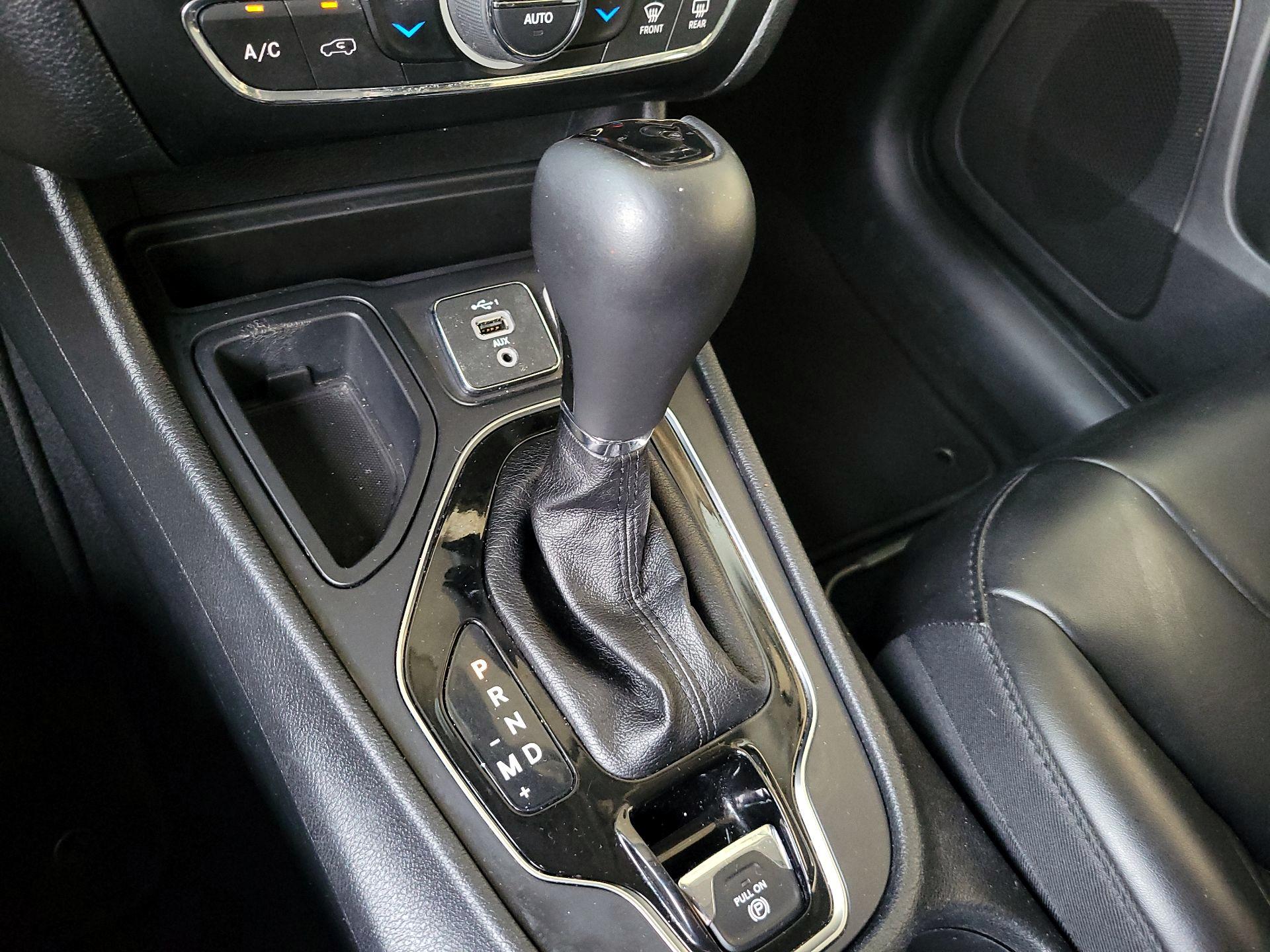 Thumbnail: 2020 Jeep Cherokee - 17