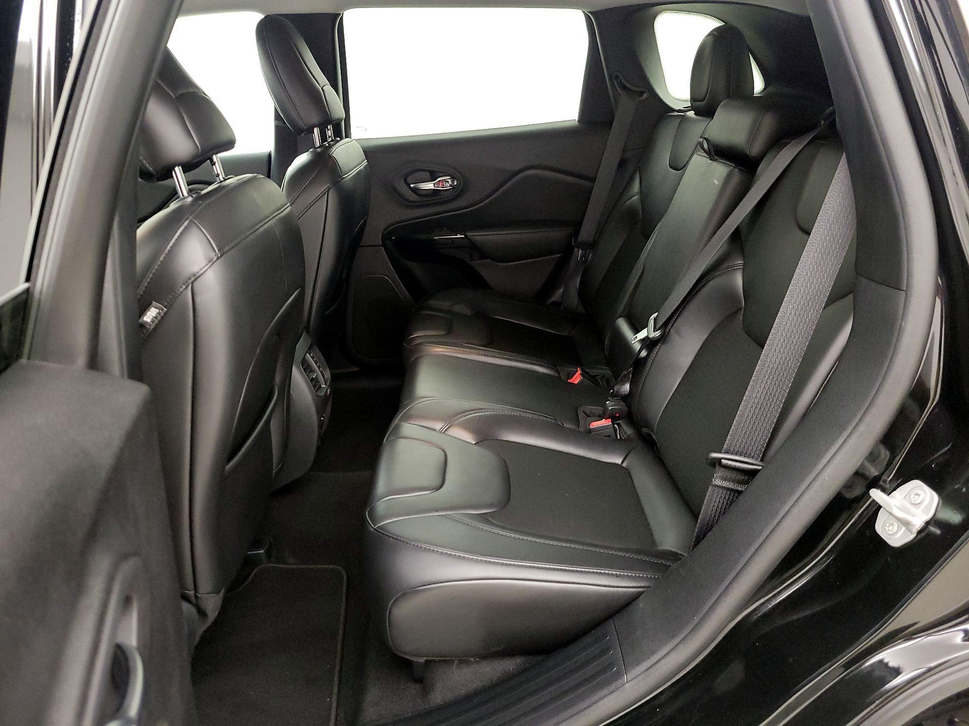 Thumbnail: 2020 Jeep Cherokee - 19