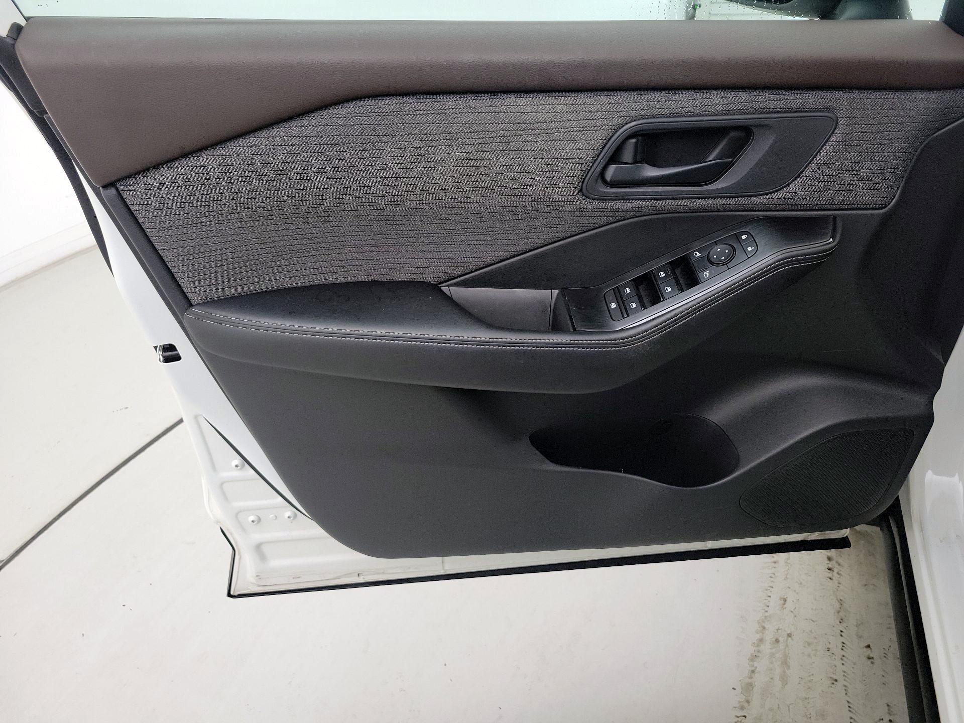 Thumbnail: 2022 Nissan Rogue - 12