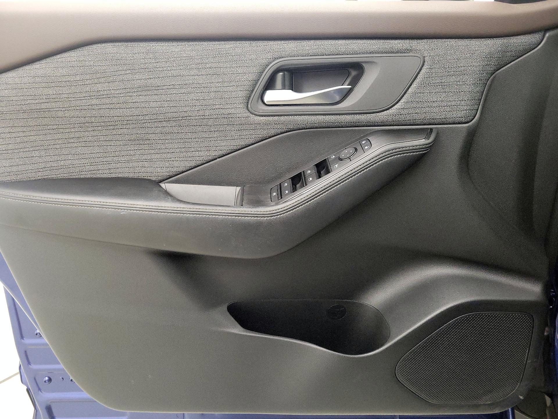 Thumbnail: 2023 Nissan Rogue - 12