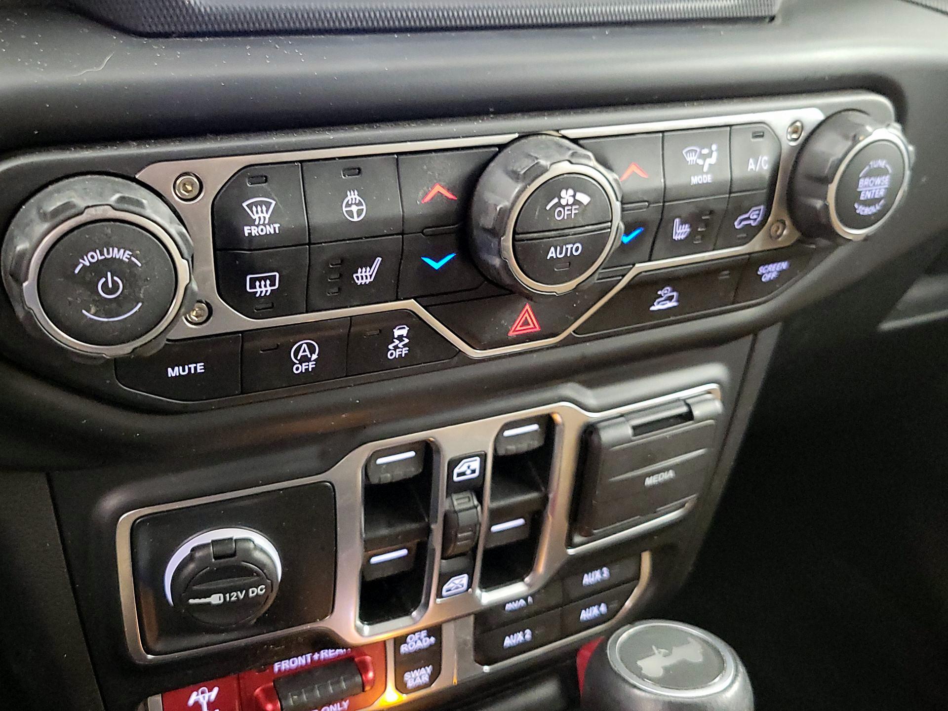 Thumbnail: 2022 Jeep Wrangler - 17