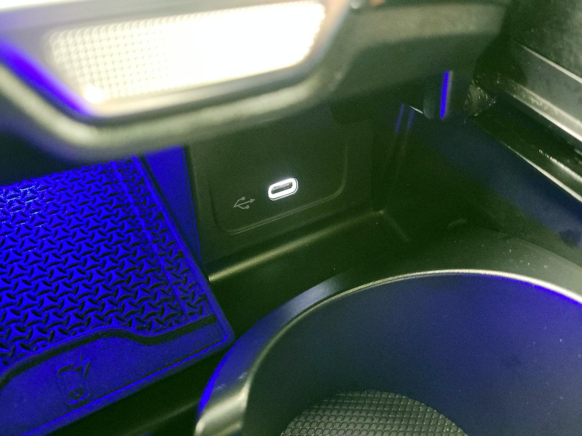 Thumbnail: 2024 Mercedes-Benz C-Class - 18