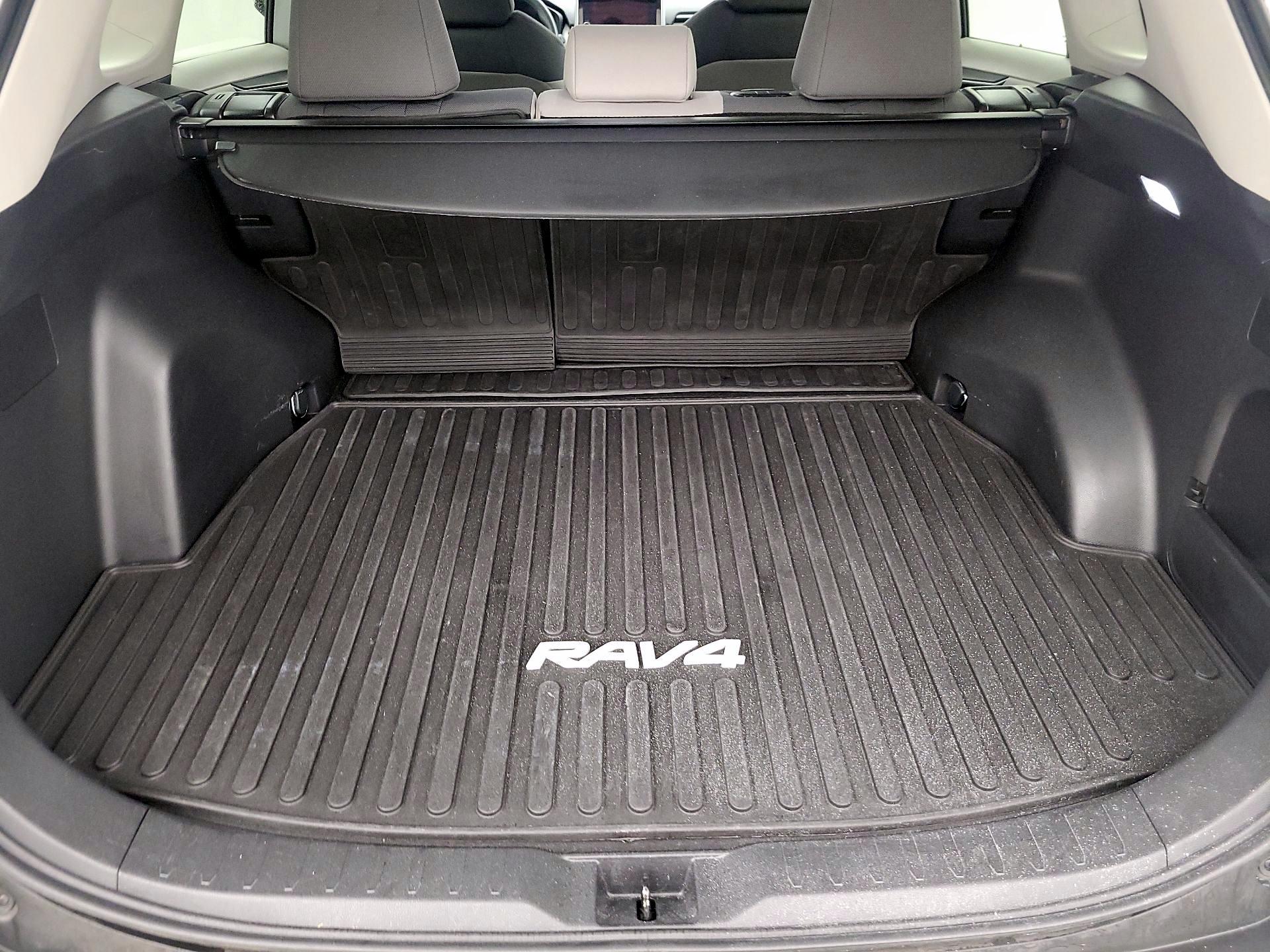 Thumbnail: 2023 Toyota RAV4 - 20