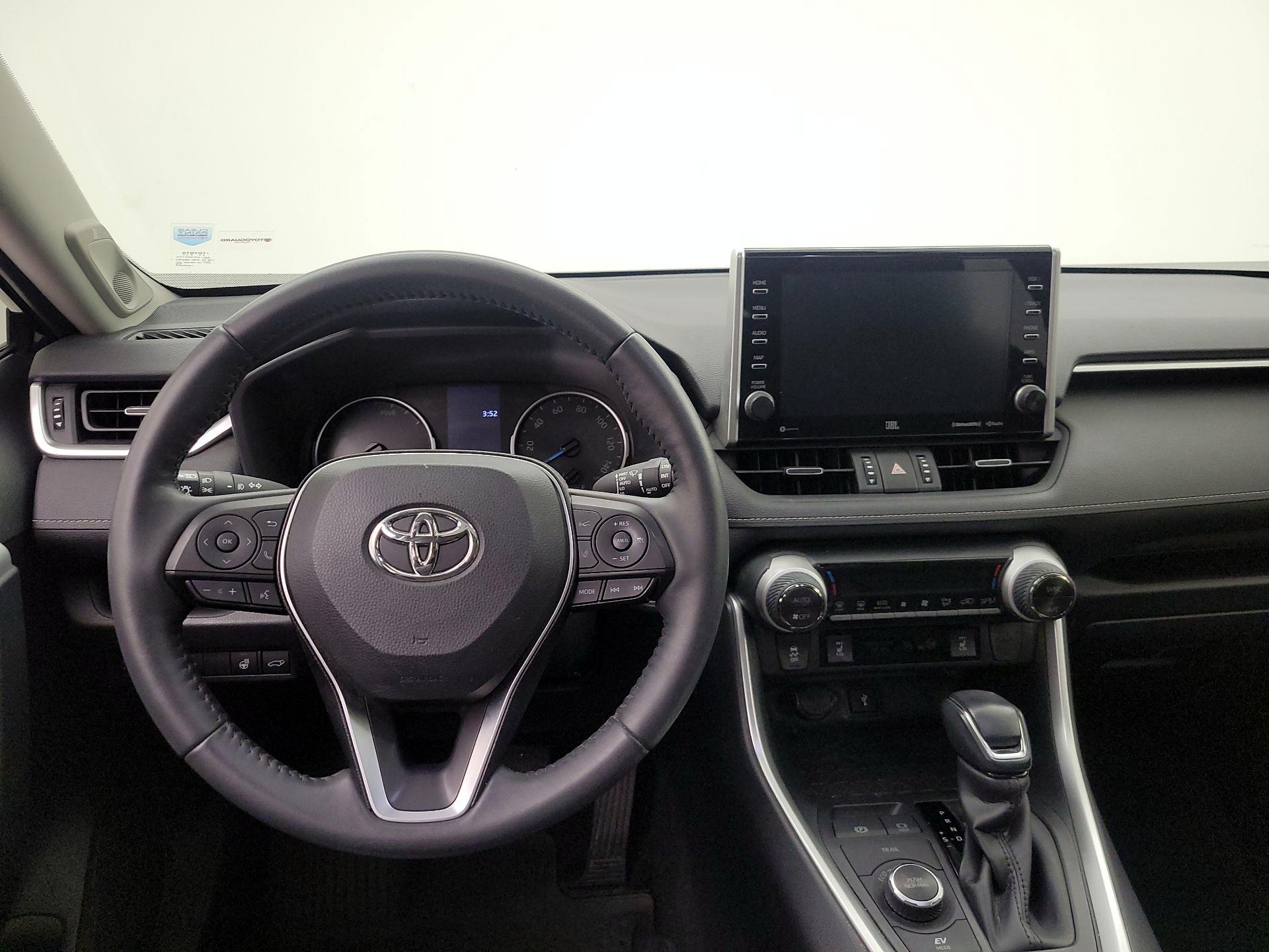 Thumbnail: 2022 Toyota RAV4 - 10