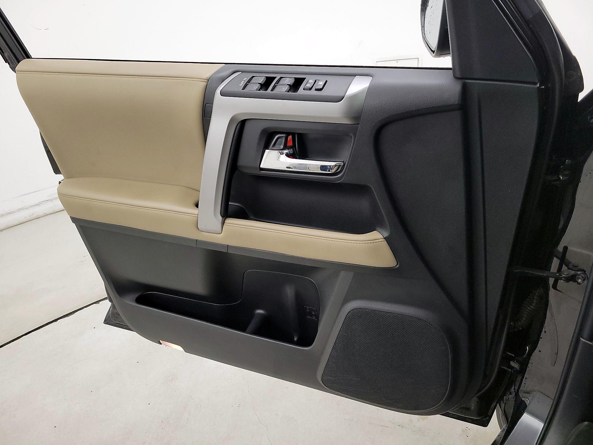 Thumbnail: 2021 Toyota 4Runner - 12