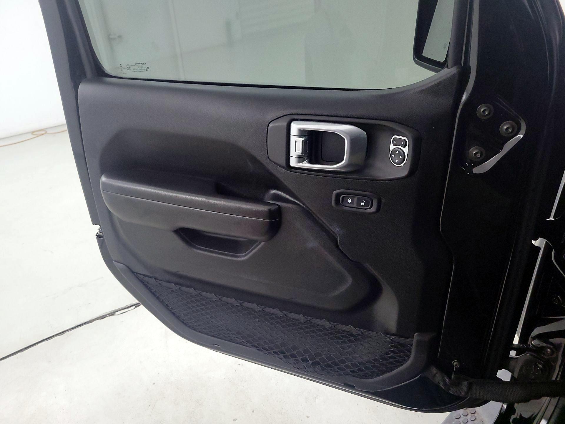 Thumbnail: 2020 Jeep Wrangler - 12