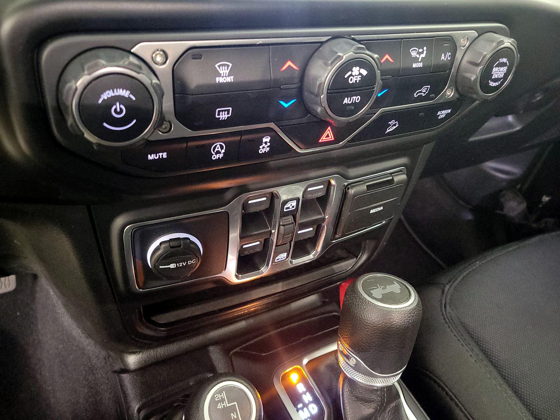 Thumbnail: 2020 Jeep Wrangler - 16