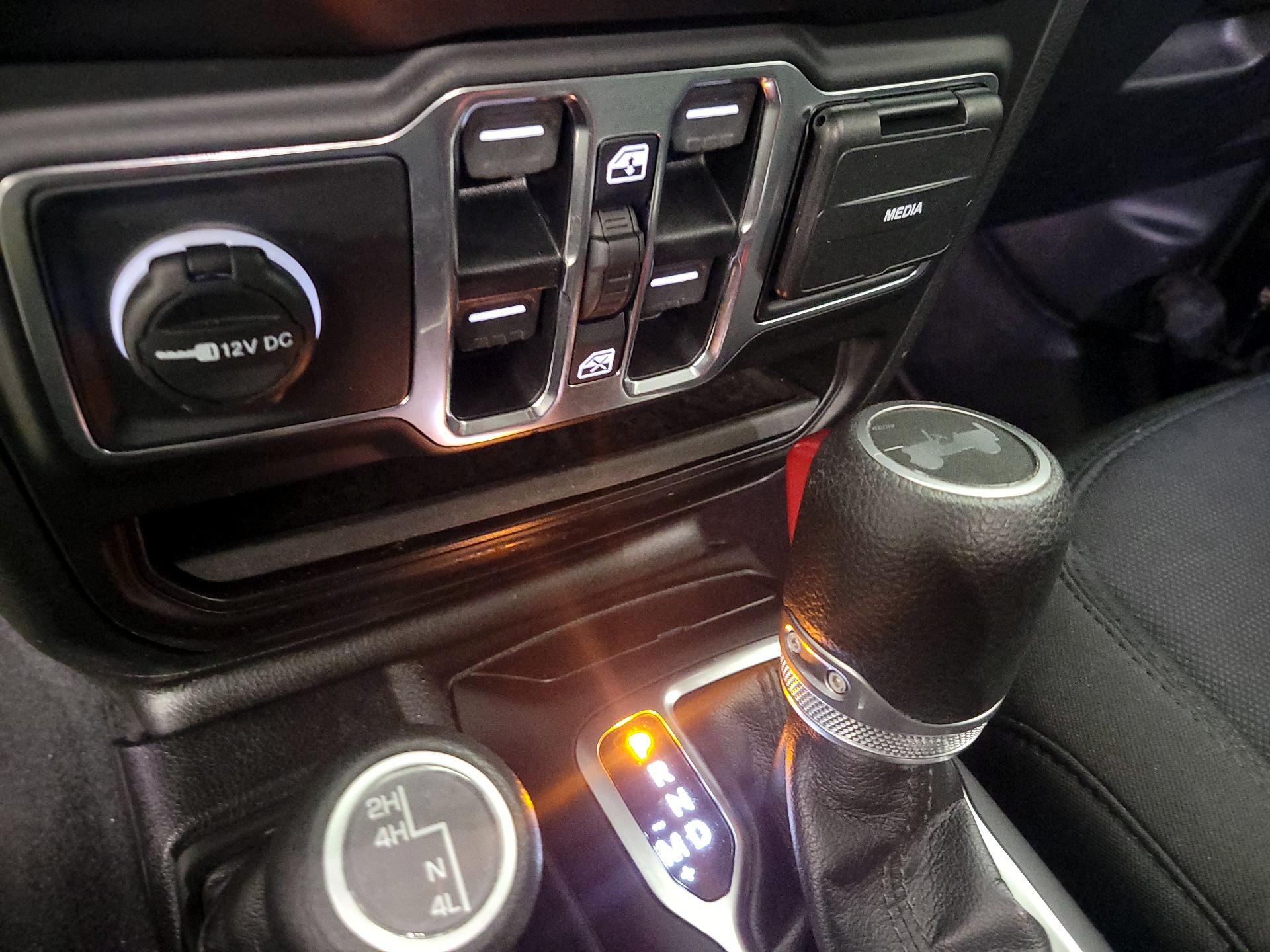 Thumbnail: 2020 Jeep Wrangler - 18