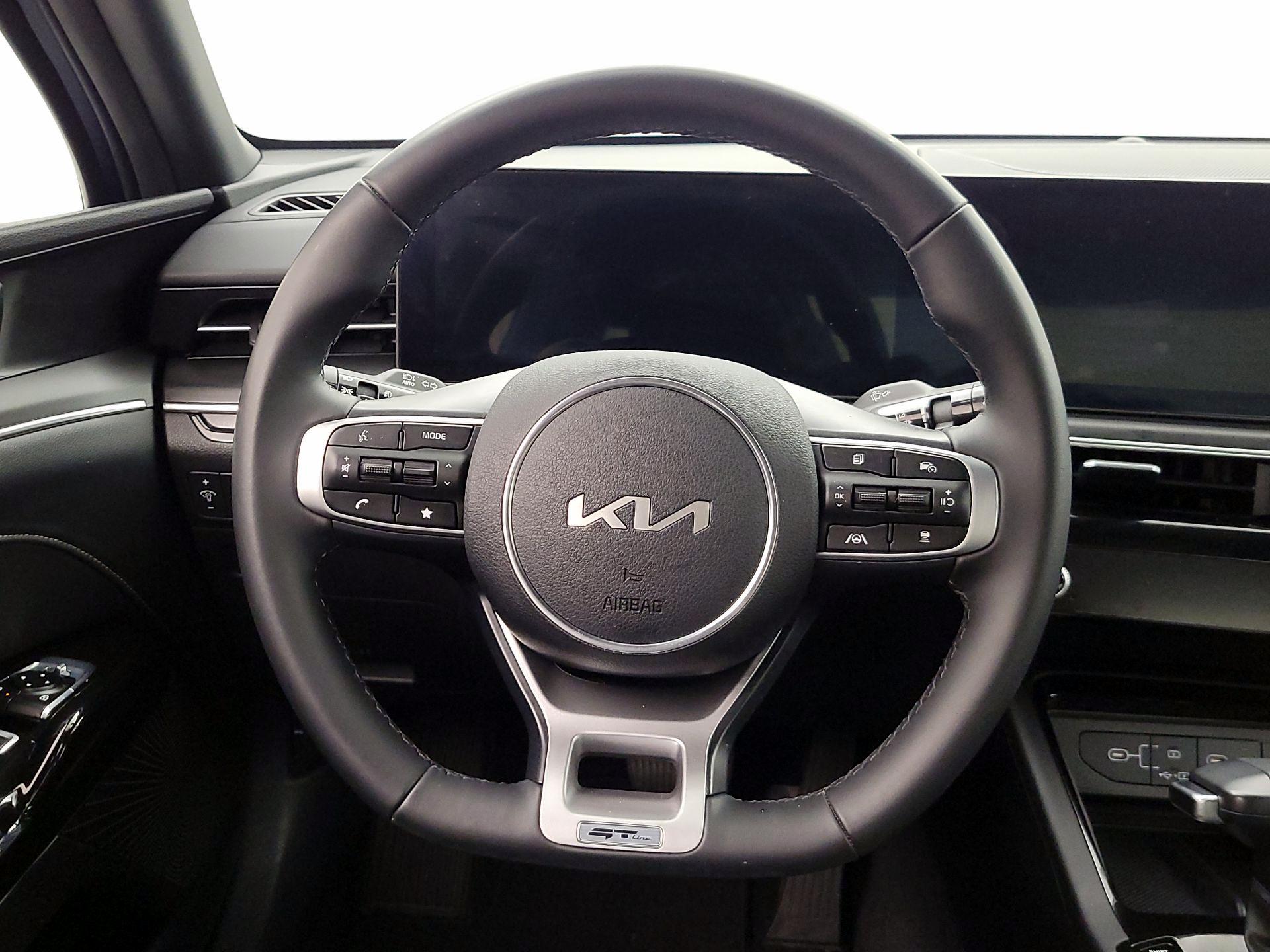 Thumbnail: 2025 Kia K5 - 10