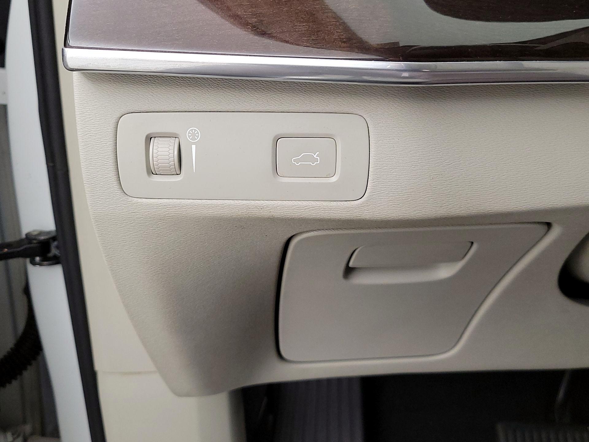 Thumbnail: 2019 Volvo XC90 - 13