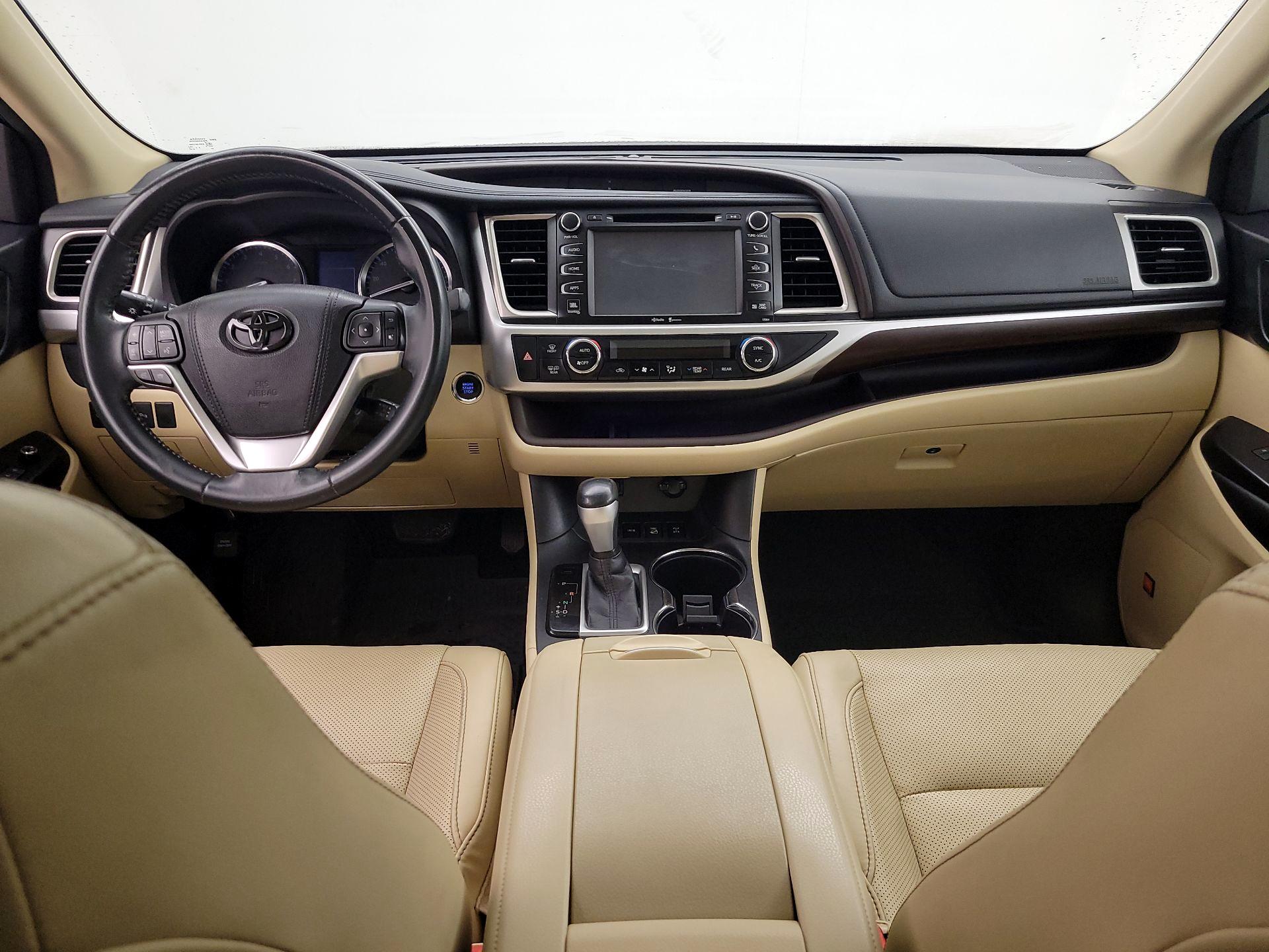 Thumbnail: 2015 Toyota Highlander - 9