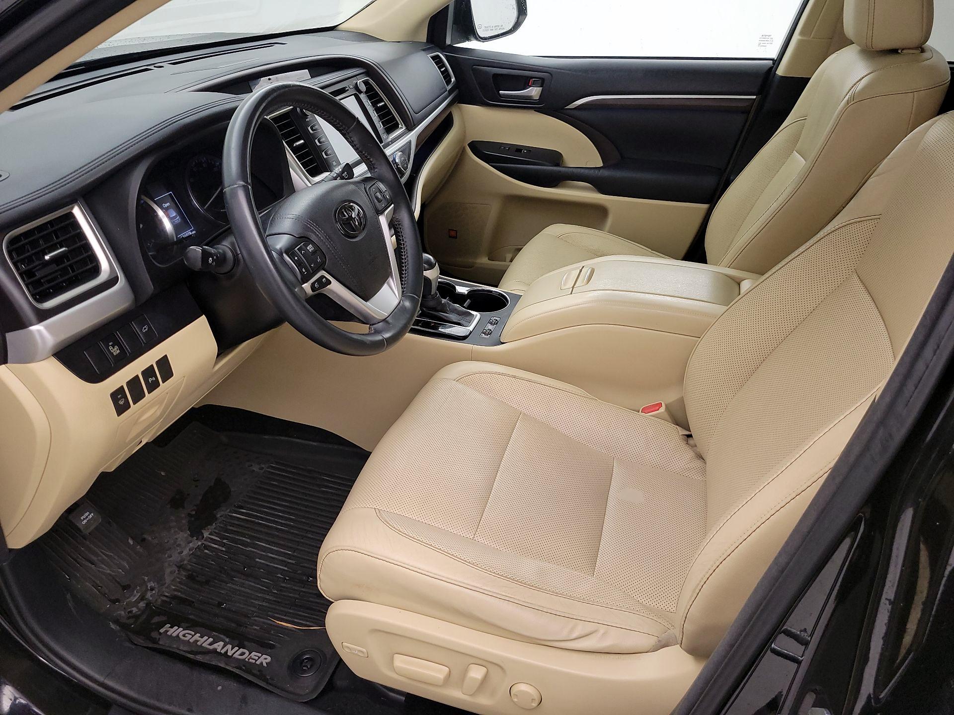 Thumbnail: 2015 Toyota Highlander - 11