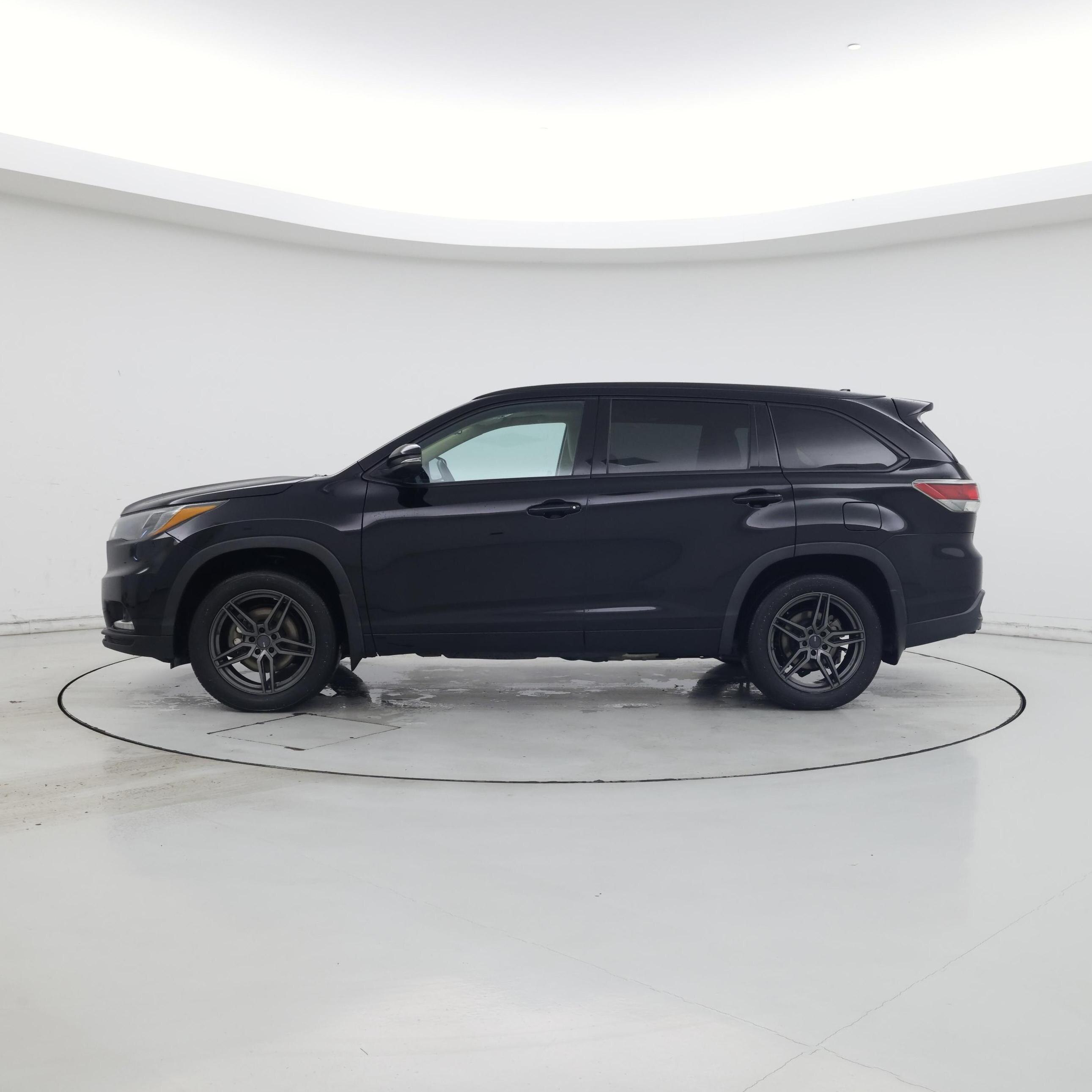 Thumbnail: 2015 Toyota Highlander - 3