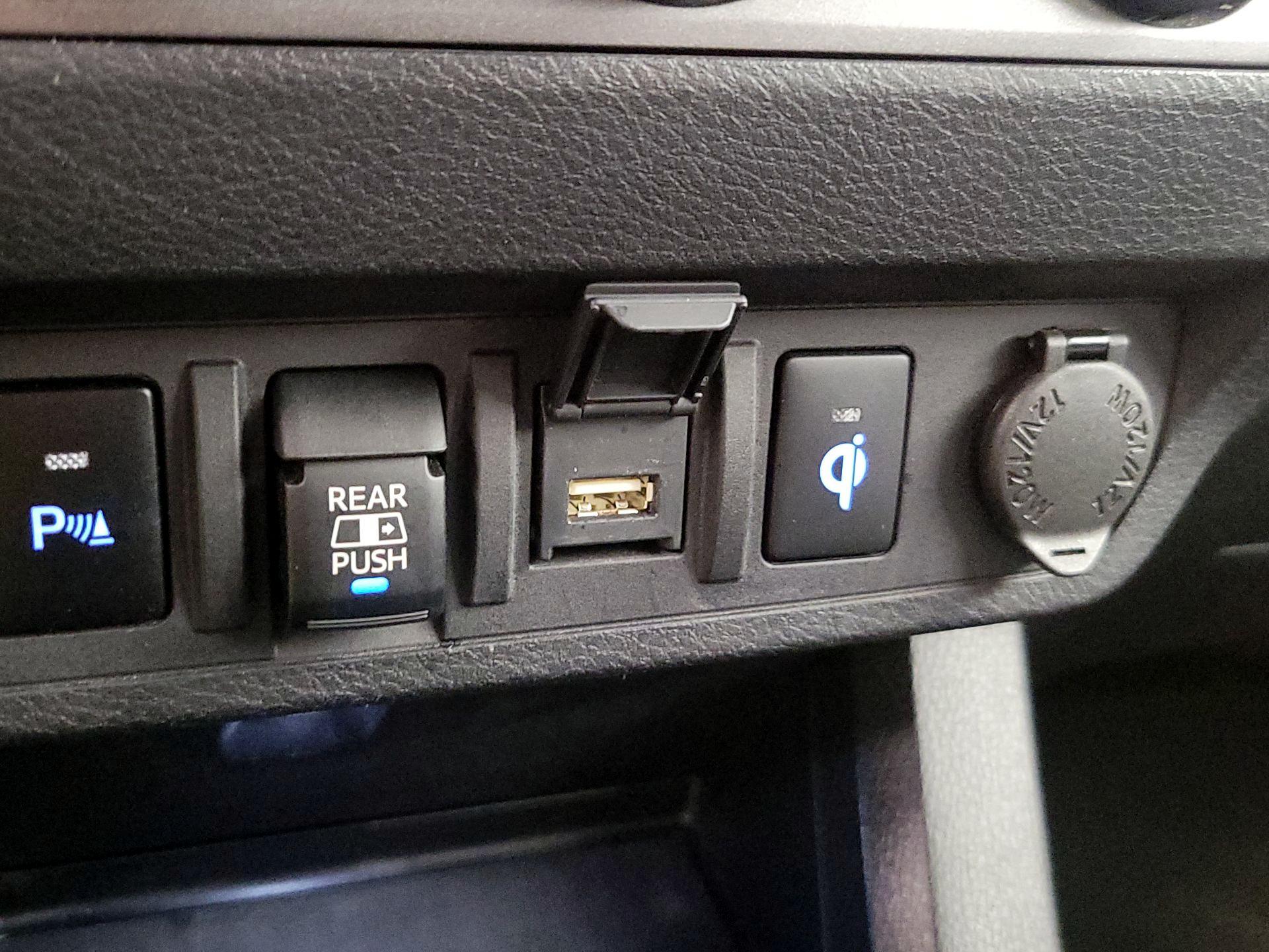 Thumbnail: 2020 Toyota Tacoma - 18