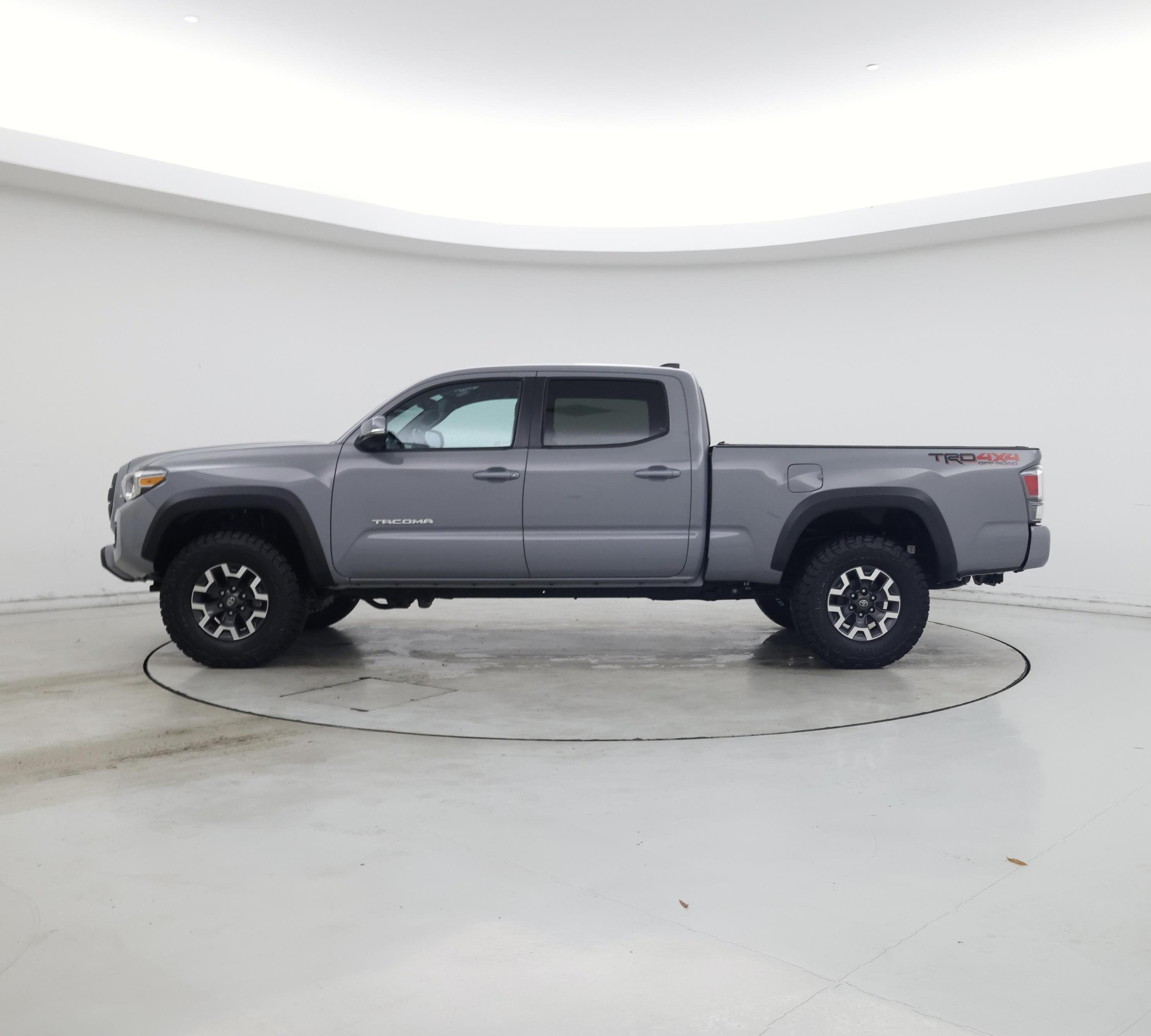 Thumbnail: 2020 Toyota Tacoma - 3