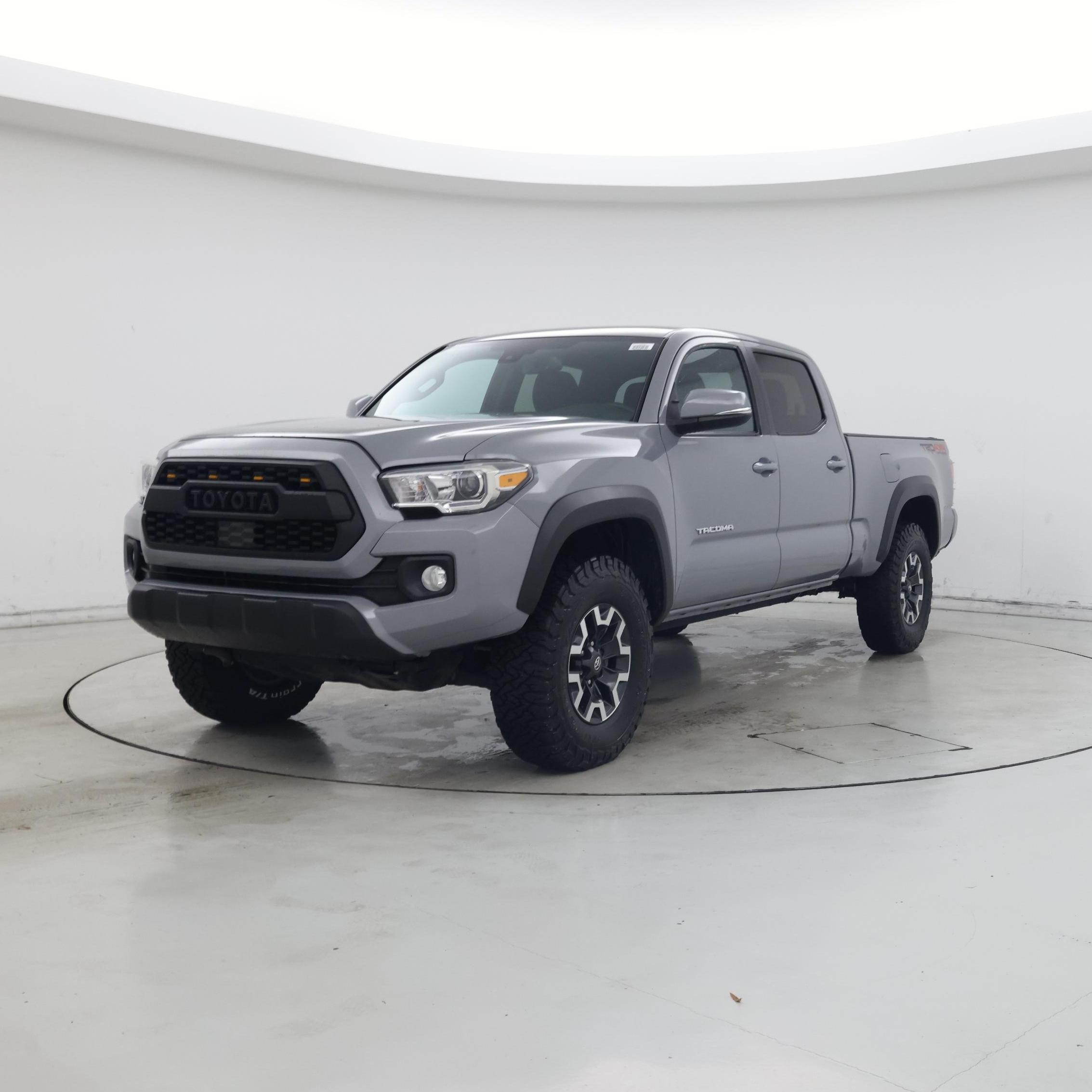 Thumbnail: 2020 Toyota Tacoma - 4